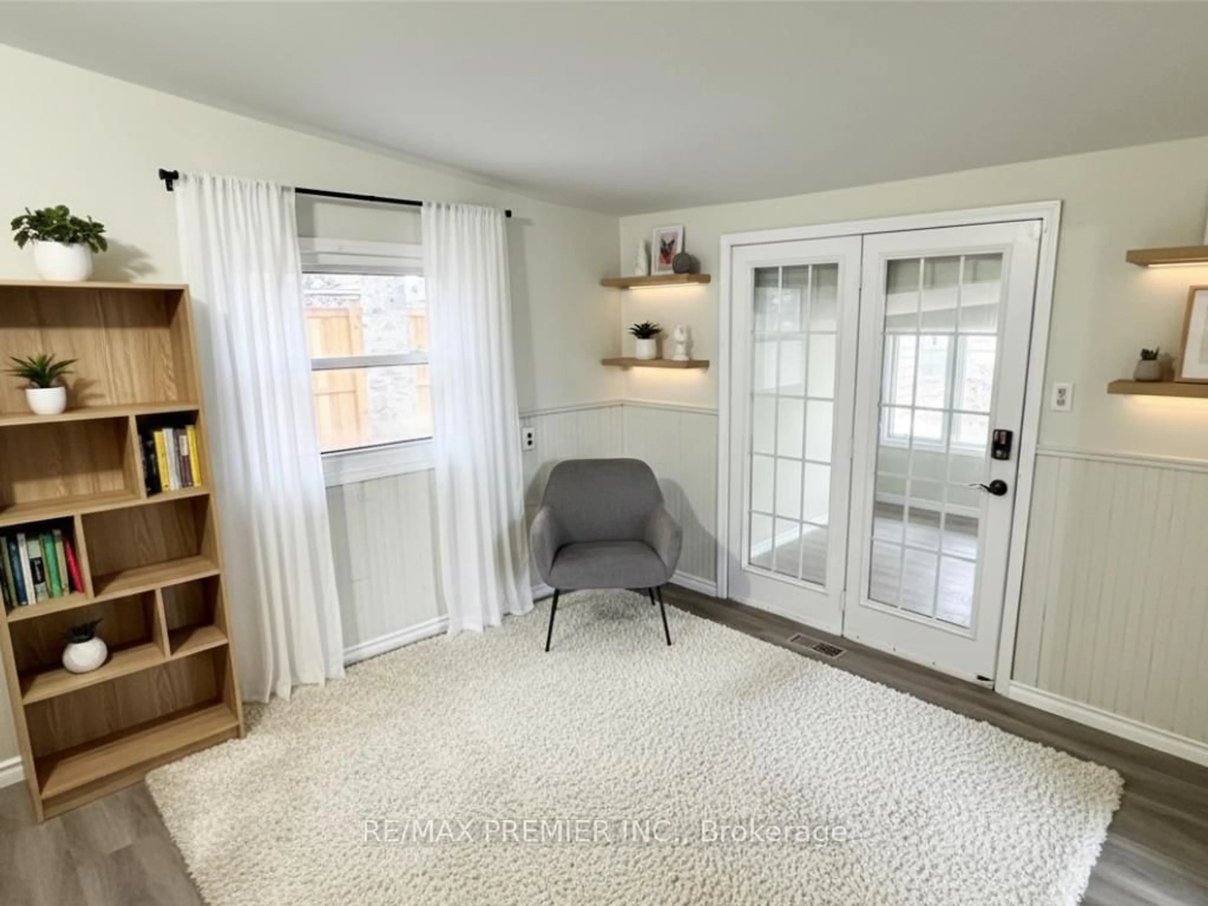 Unknown for 264 Delaware Ave, Chatham-Kent Ontario N7L 2W6