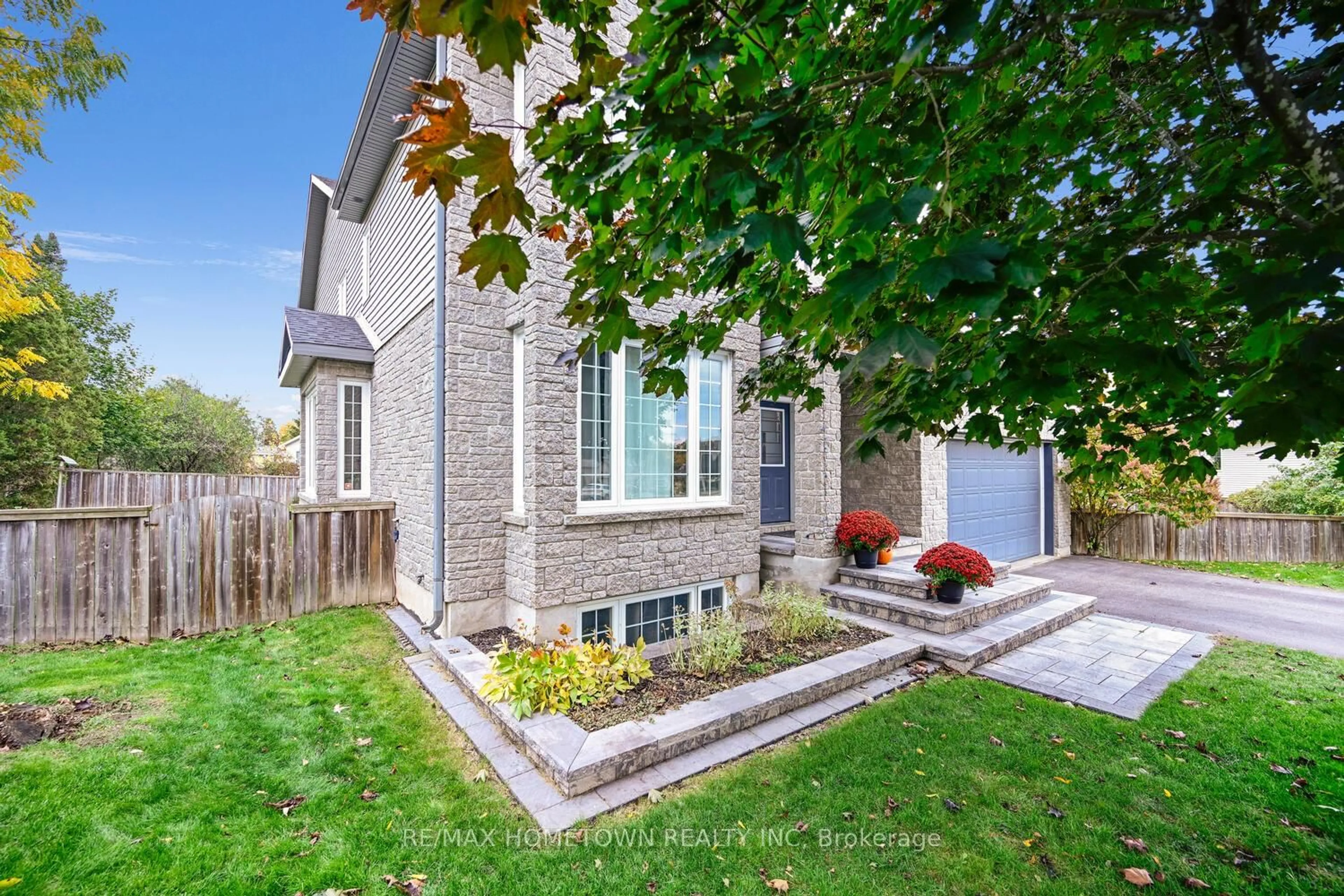 Home with brick exterior material, street for 1337 Cuthbertson Ave, Brockville Ontario K6V 6Y2