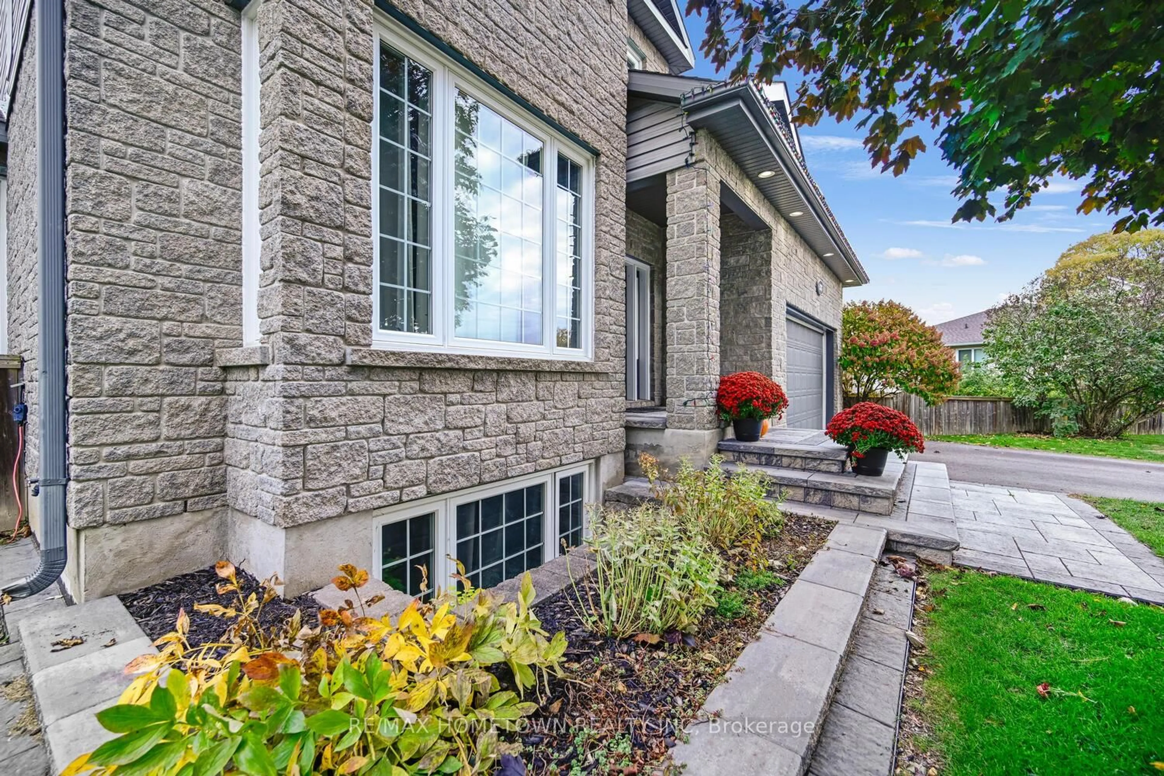 Home with brick exterior material, street for 1337 Cuthbertson Ave, Brockville Ontario K6V 6Y2