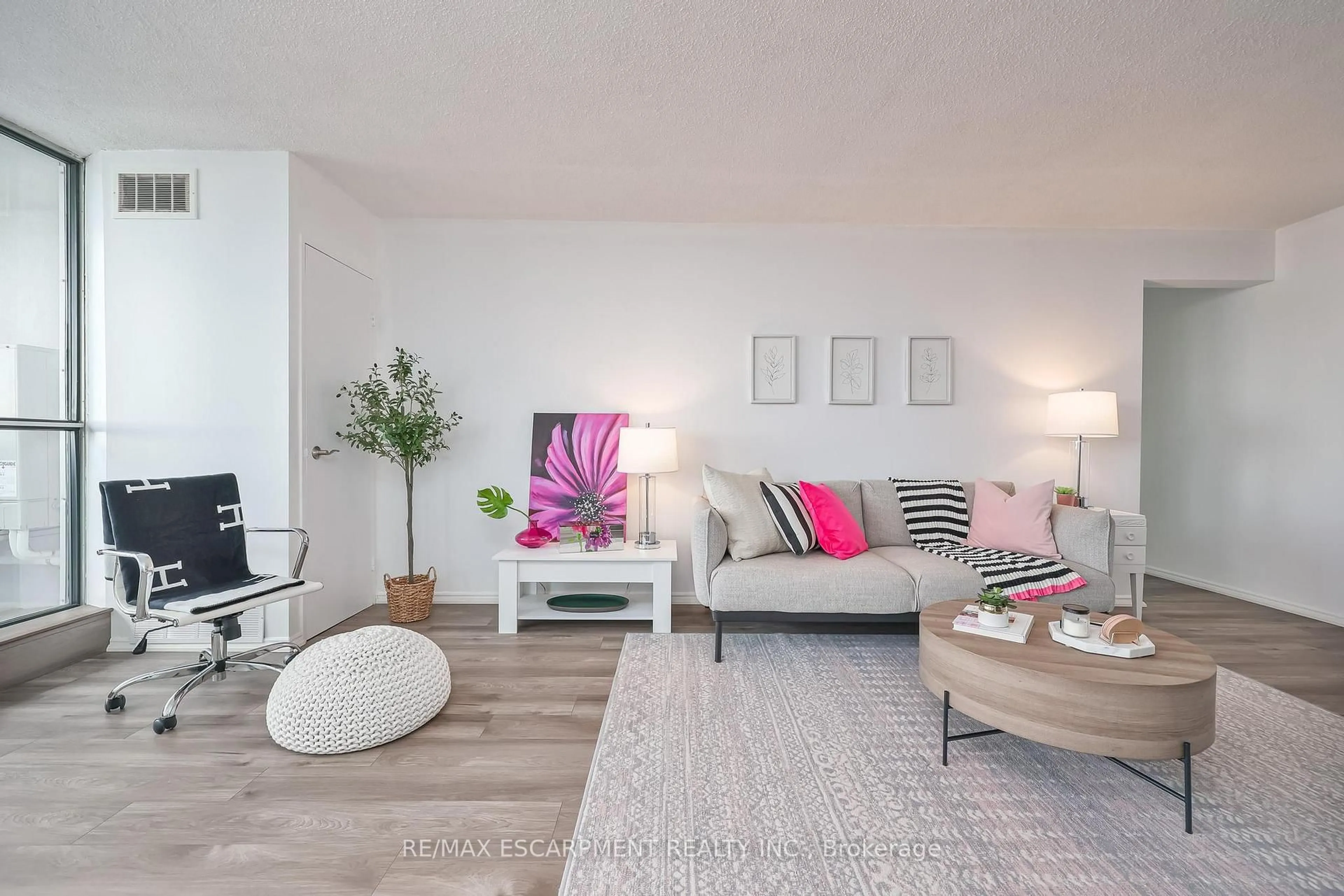 Living room with furniture, unknown for 375 King St #1706, Kitchener Ontario N2J 4L6