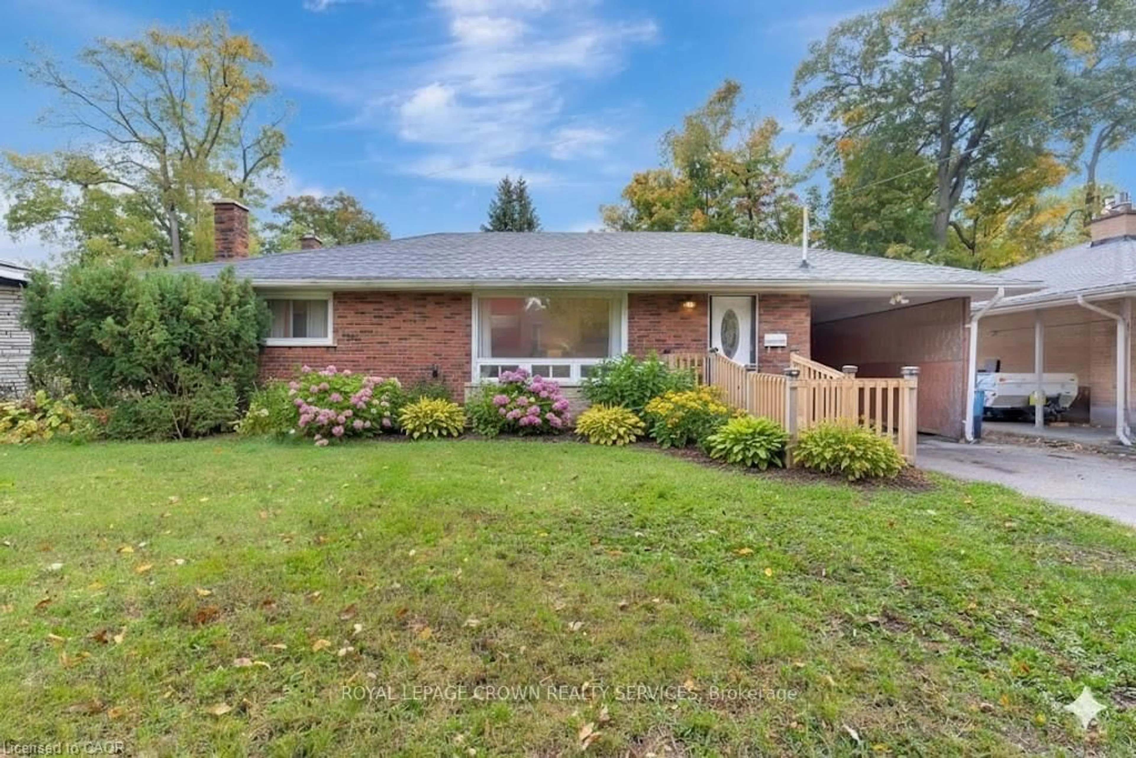 Home with brick exterior material, street for 29 Pusey Blvd, Brantford Ontario N3R 2S1