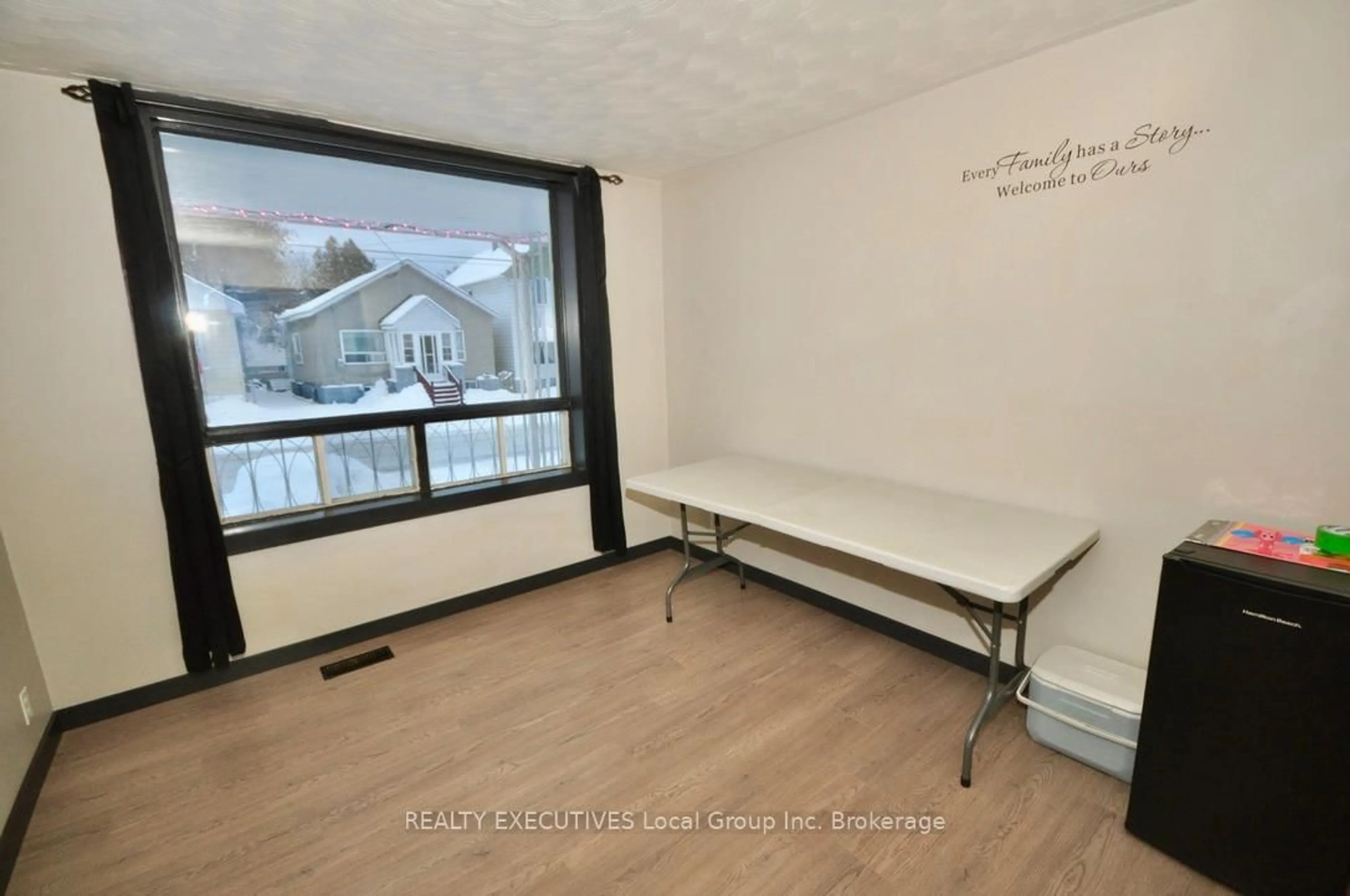 A pic of a room for 589 Douglas St, North Bay Ontario P1B 5N7