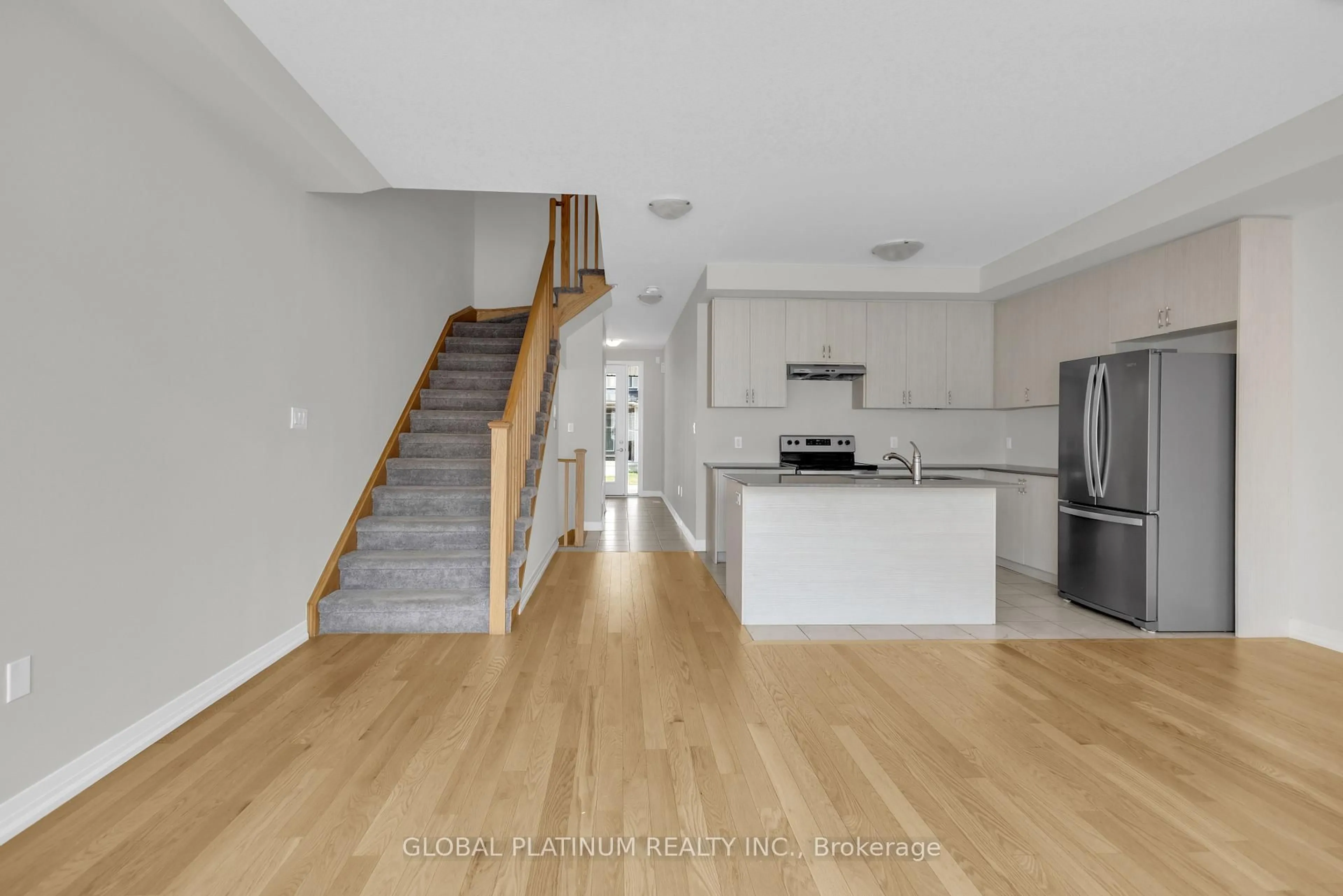 Open concept kitchen, unknown for 15 Blacklock St #17, Cambridge Ontario N1S 0E6