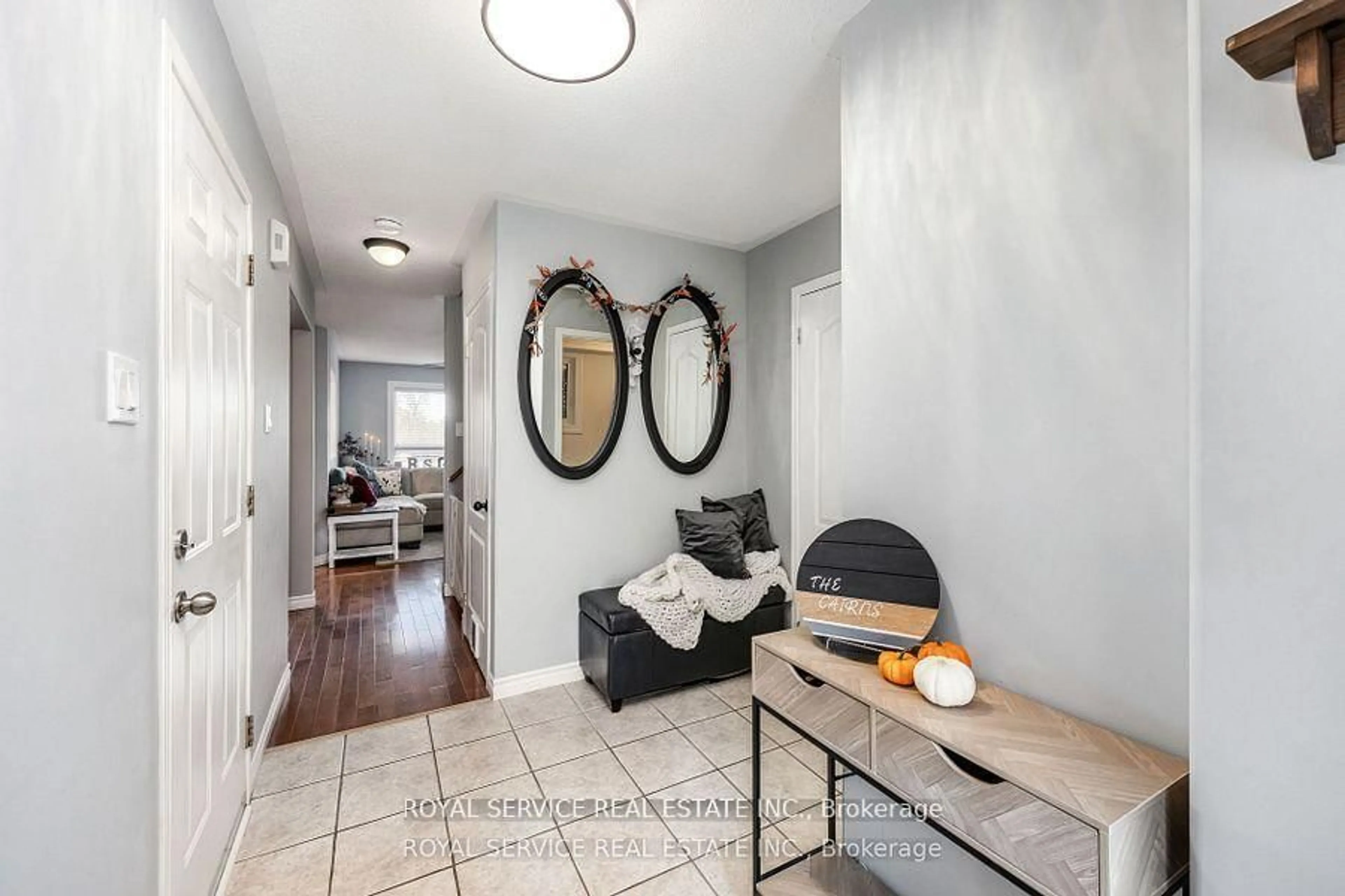 Indoor entryway for 446 Abound Cres, Peterborough Ontario K9J 8S2