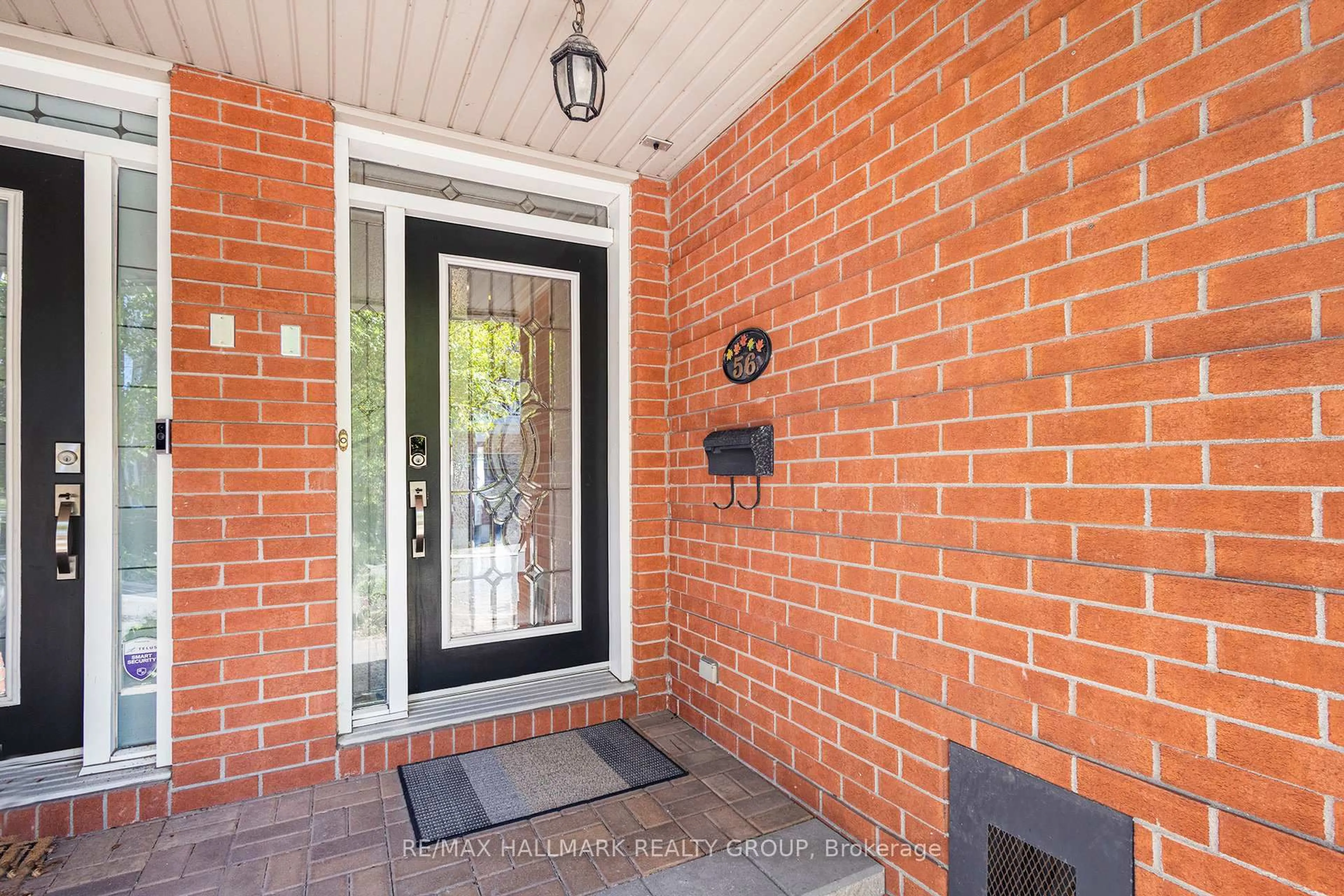Indoor entryway for 56 Kings Landing Private, Ottawa Ontario K1S 5P8