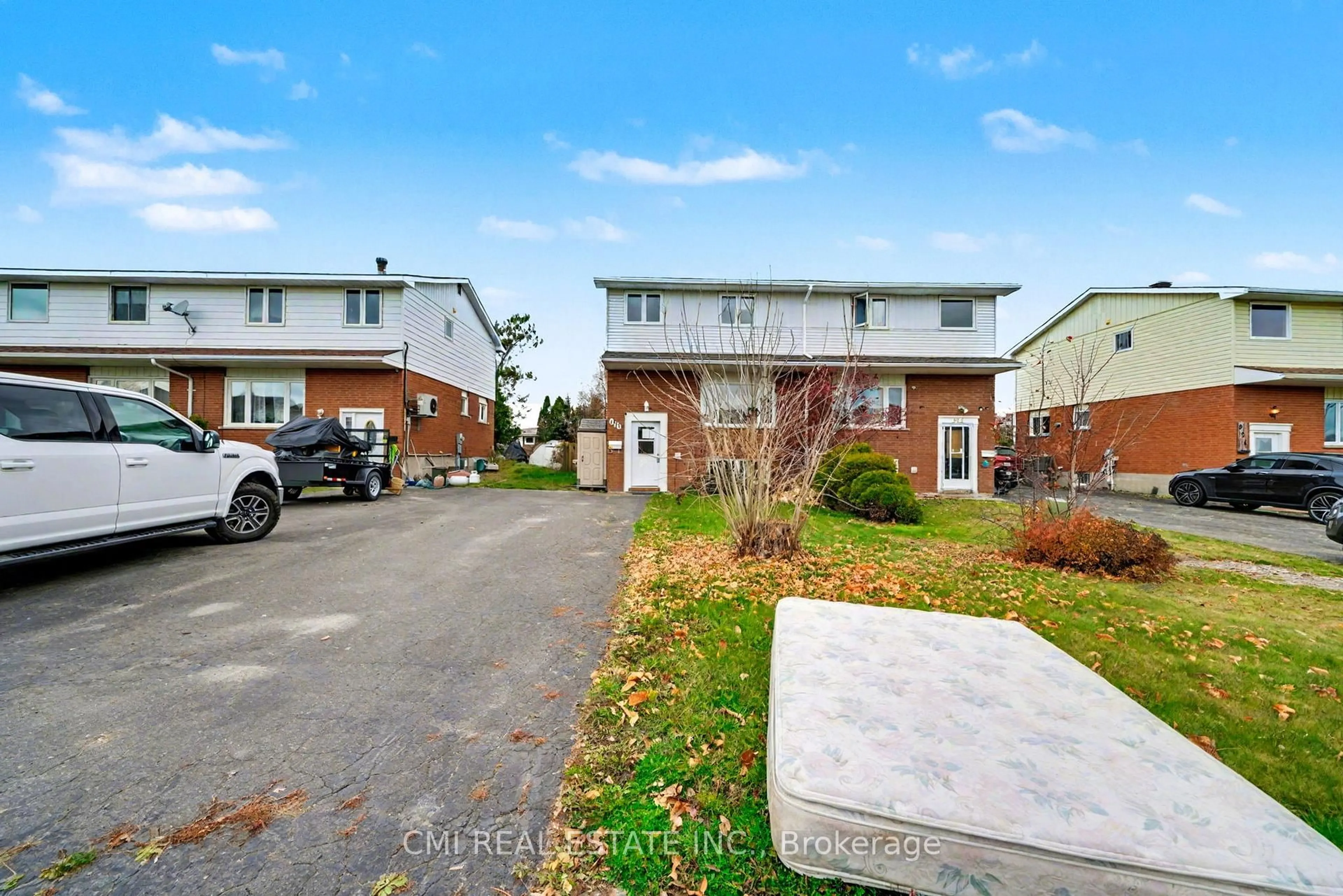 A pic from outside/outdoor area/front of a property/back of a property/a pic from drone, street for 916 Woodbine Ave, Greater Sudbury Ontario P3A 5A8