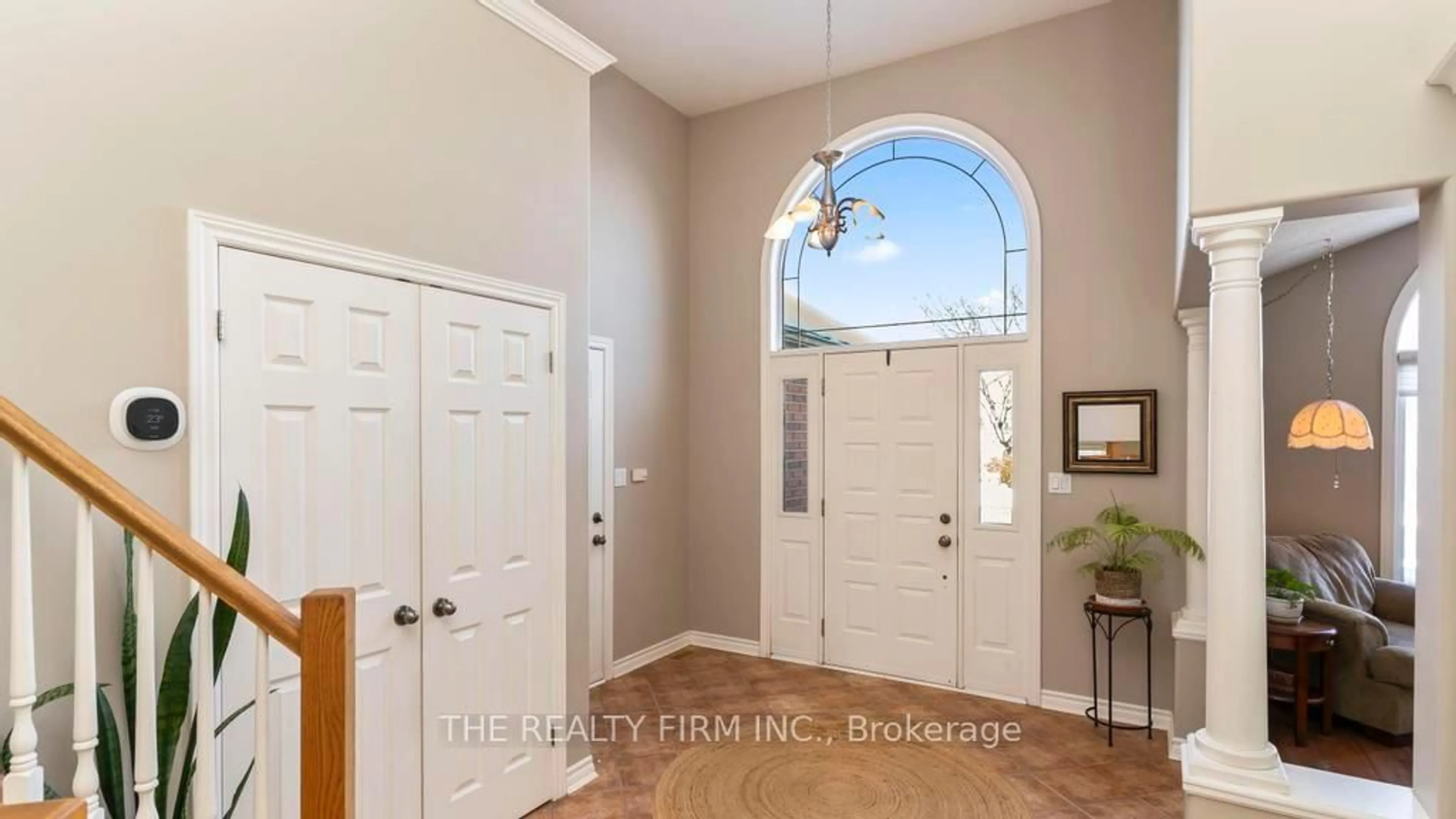 Indoor entryway for 140 Landon Lane, Central Elgin Ontario N0L 1B0