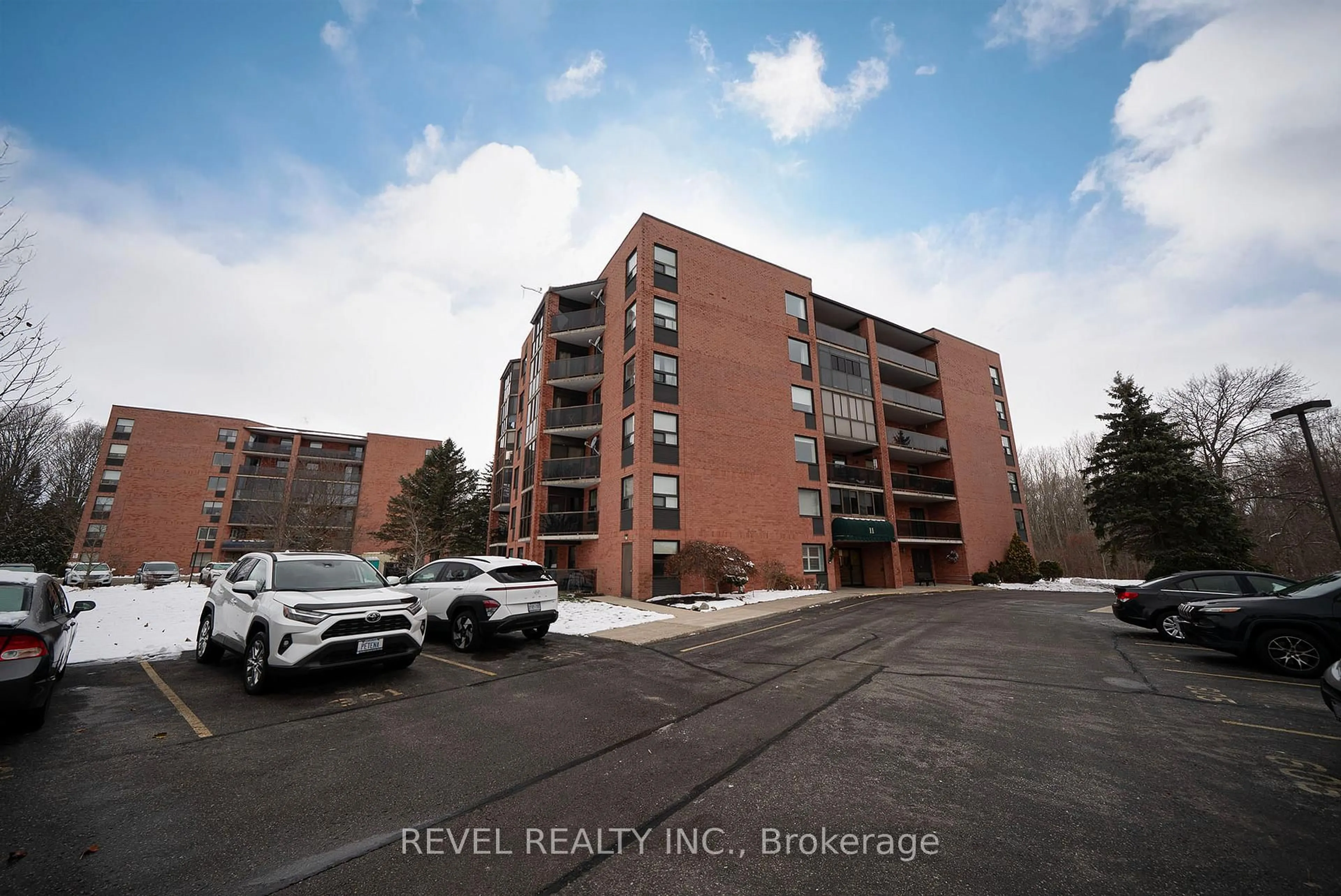 Unknown for 11 Mill Pond Crt #501, Norfolk Ontario N3Y 5J5