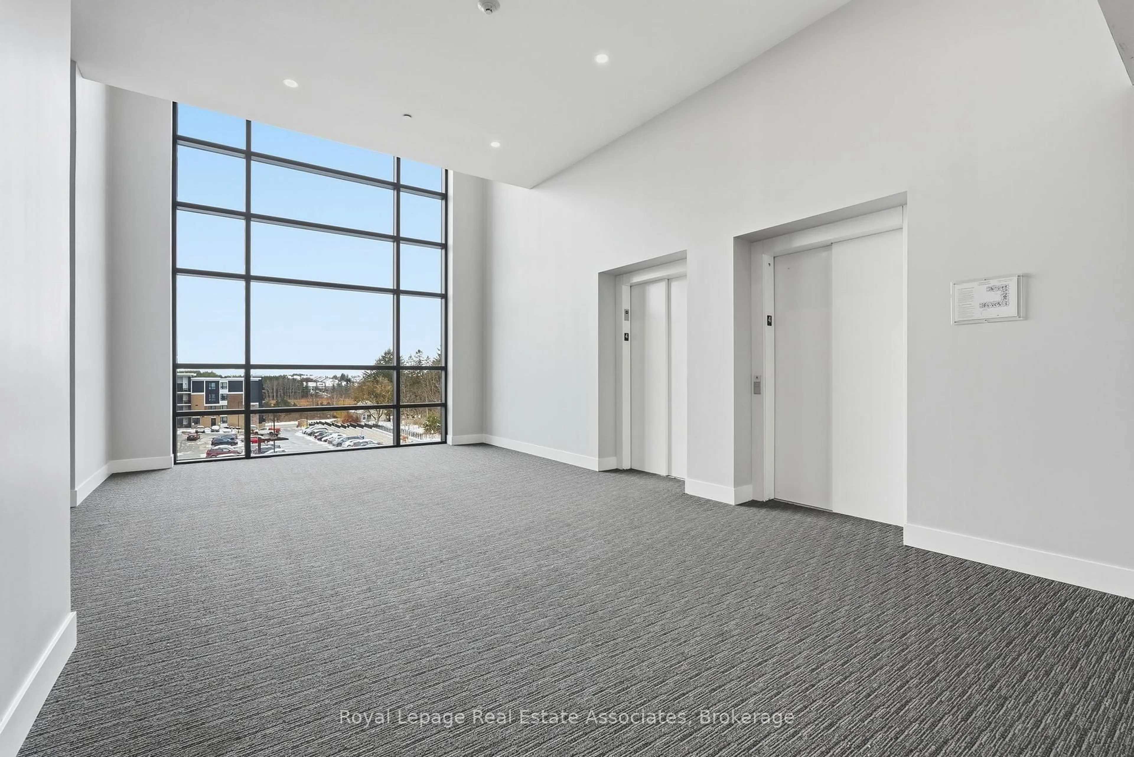 Indoor foyer for 1284 Gordon St #410, Guelph Ontario N1L 0M8