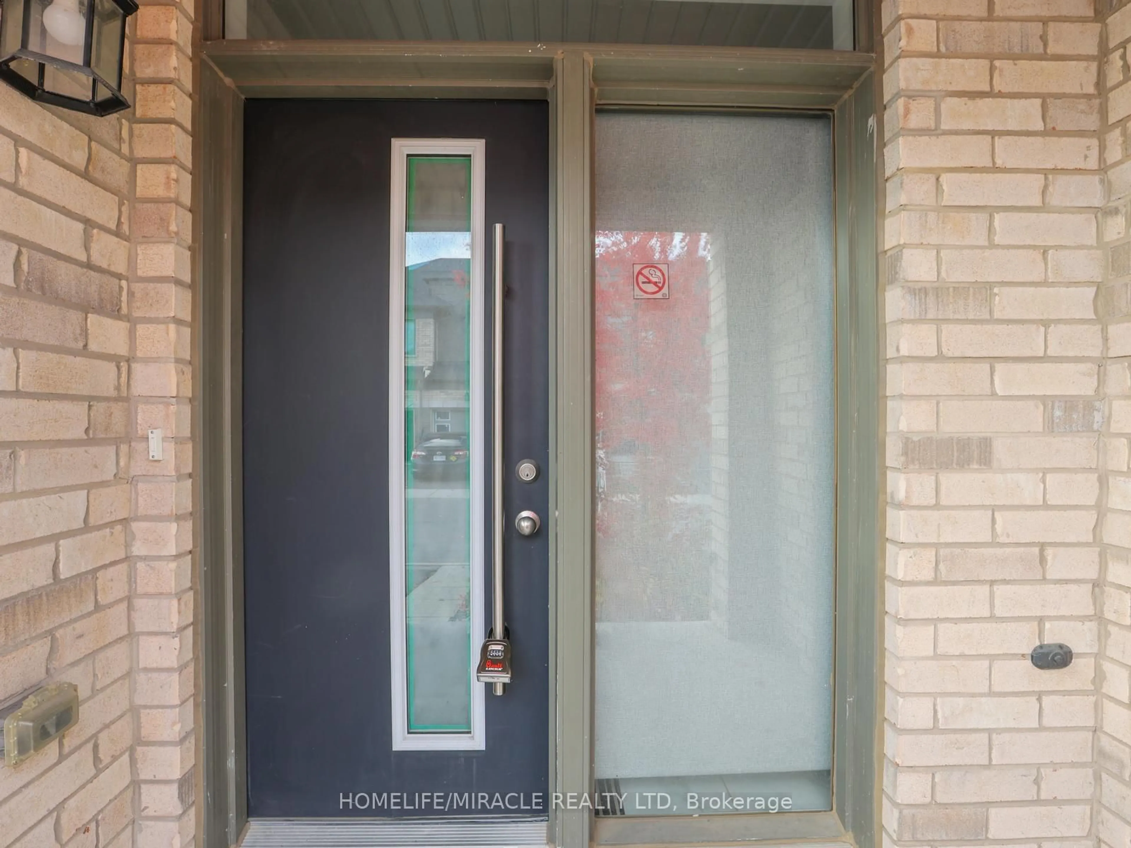 Indoor entryway for 166 Deerpath Dr #100, Guelph Ontario N1K 0E2