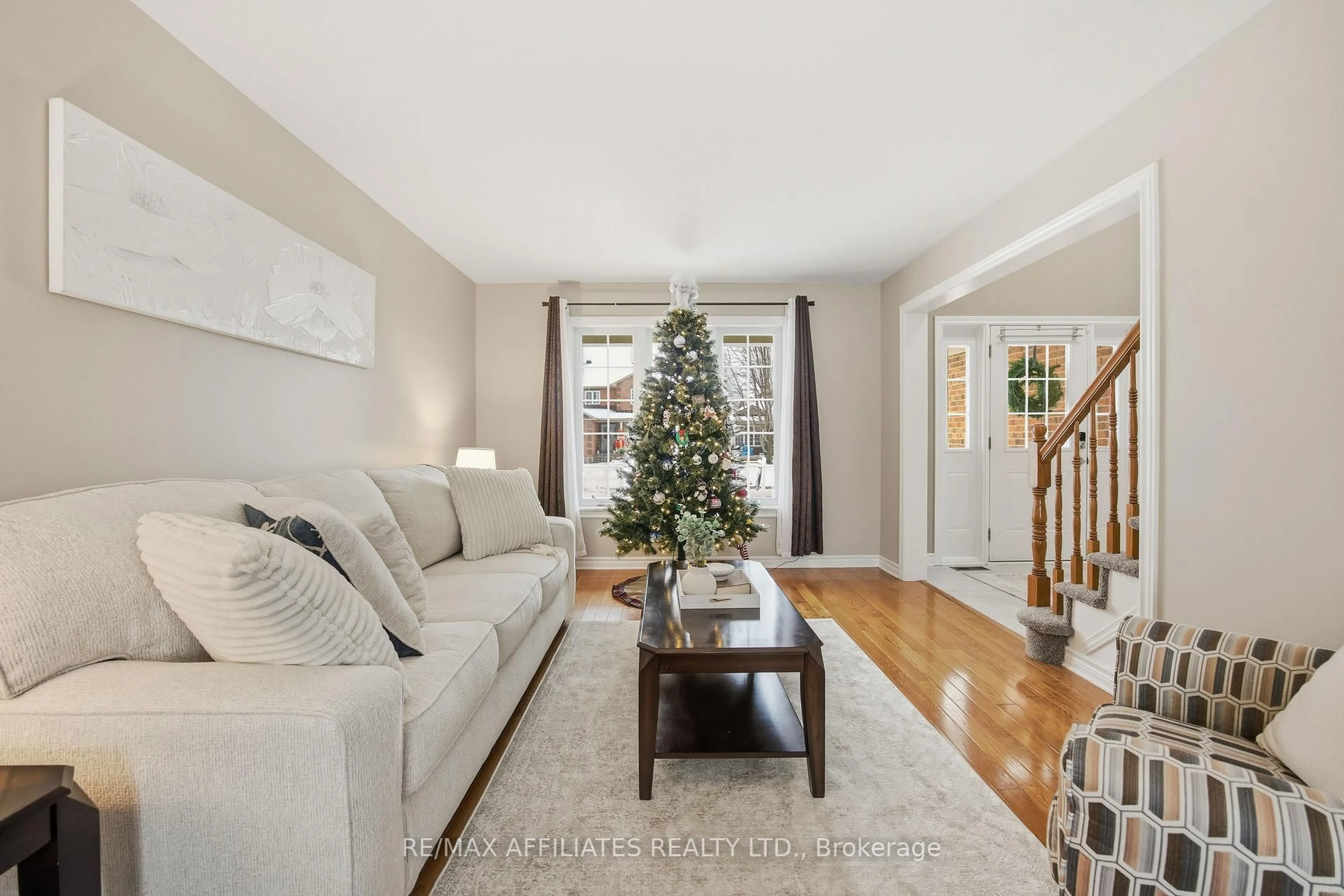 Living room with furniture, unknown for 27 Comba Dr, Carleton Place Ontario K7C 4V2