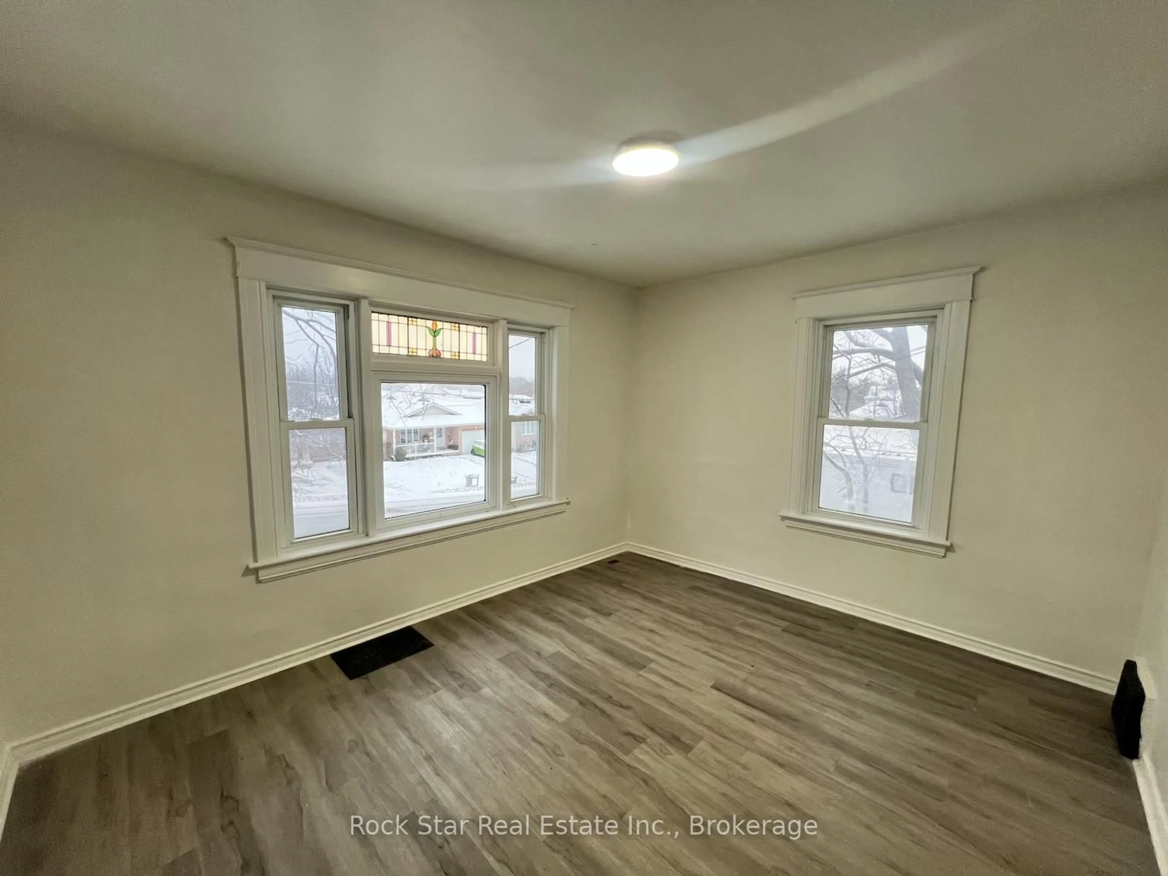 A pic of a room for 199 Lingham St, Belleville Ontario K8N 3T5