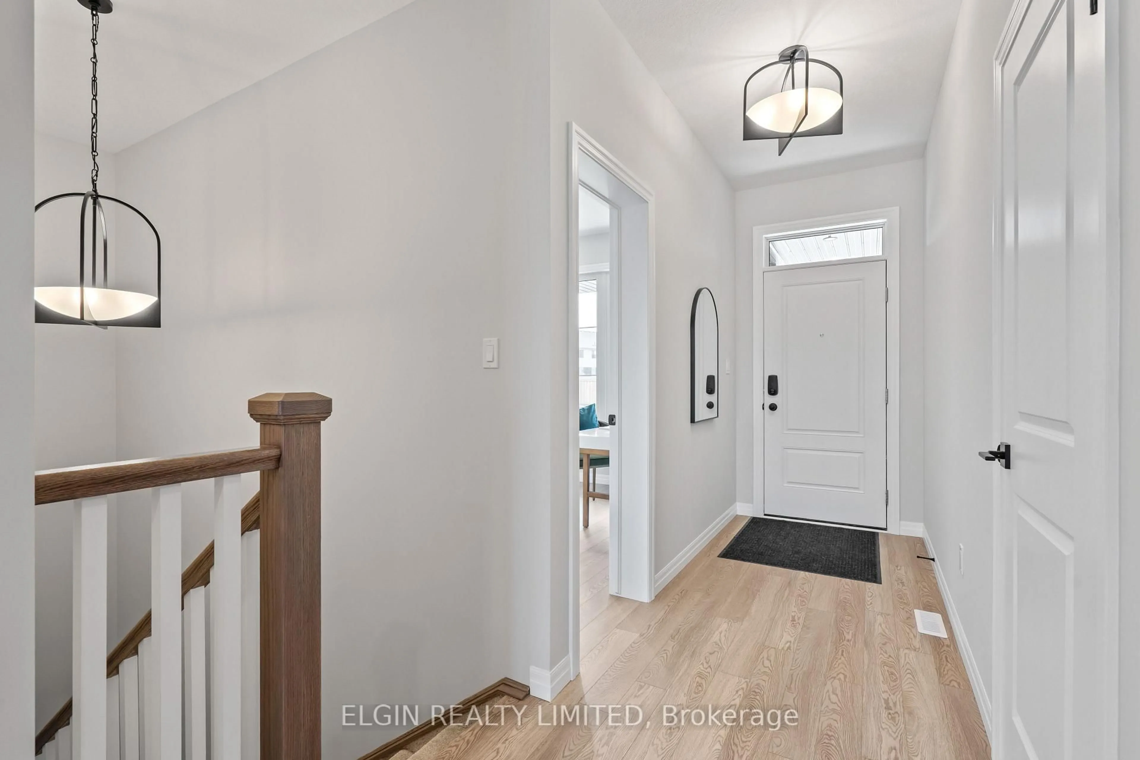 Indoor entryway for 9 Dunning Way, St. Thomas Ontario N5R 0P7