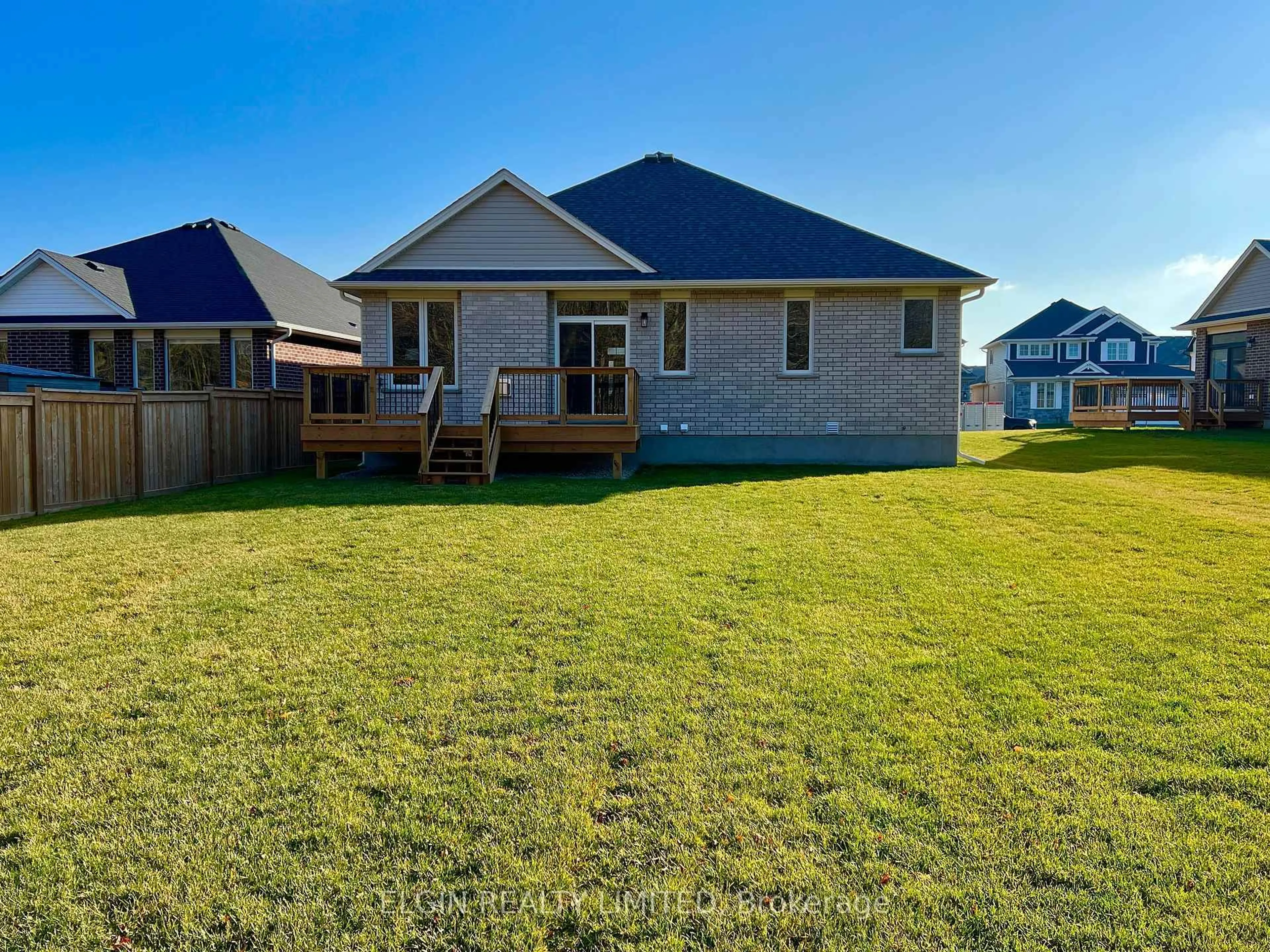 A pic from outside/outdoor area/front of a property/back of a property/a pic from drone, unknown for 25 Dunning Way, St. Thomas Ontario N5R 0P7