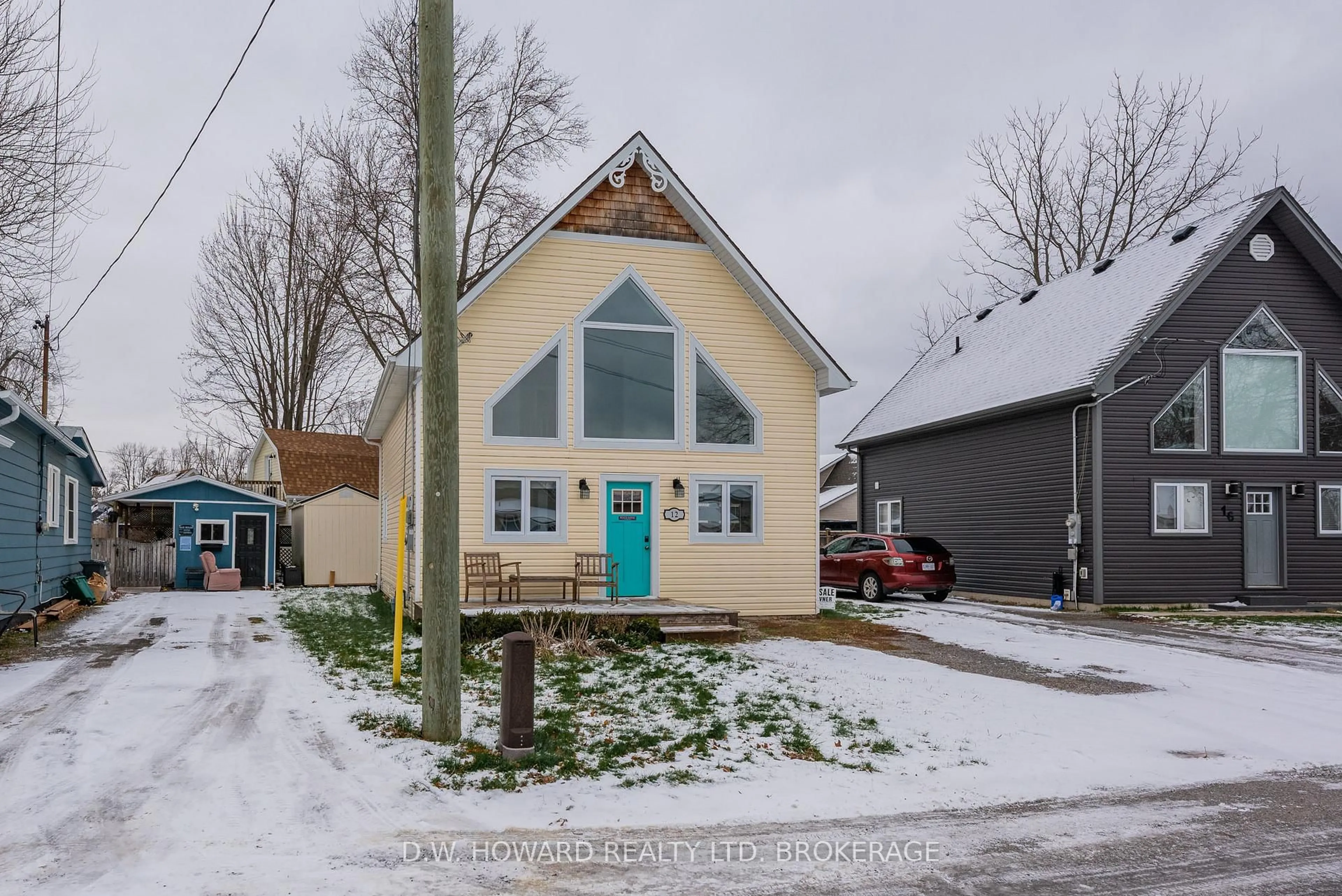 A pic from outside/outdoor area/front of a property/back of a property/a pic from drone, street for 12 Loomis Cres, Fort Erie Ontario L0S 1B0