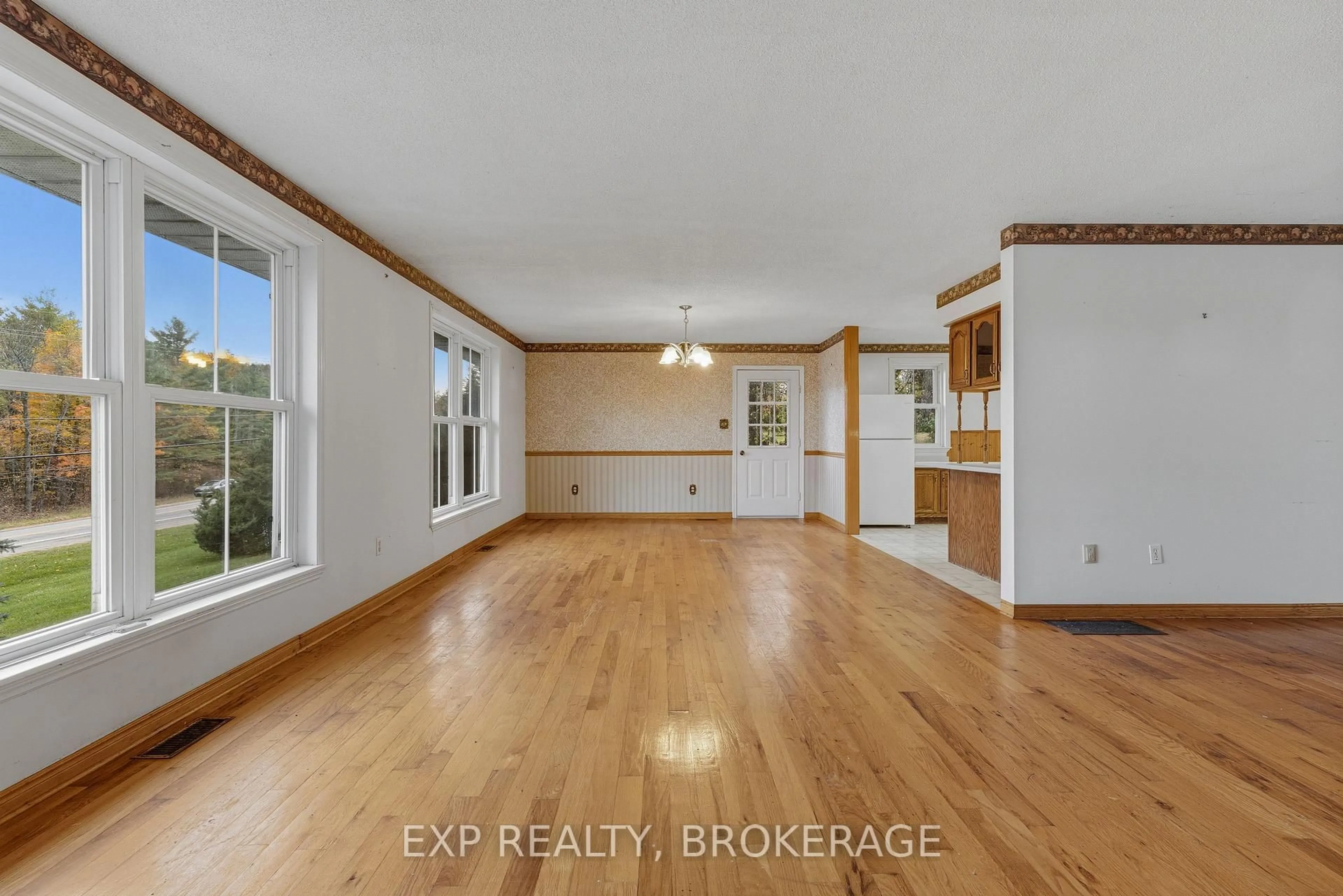 A pic of a room for 6392 Perth Rd, Perth Road Ontario K0H 2L0