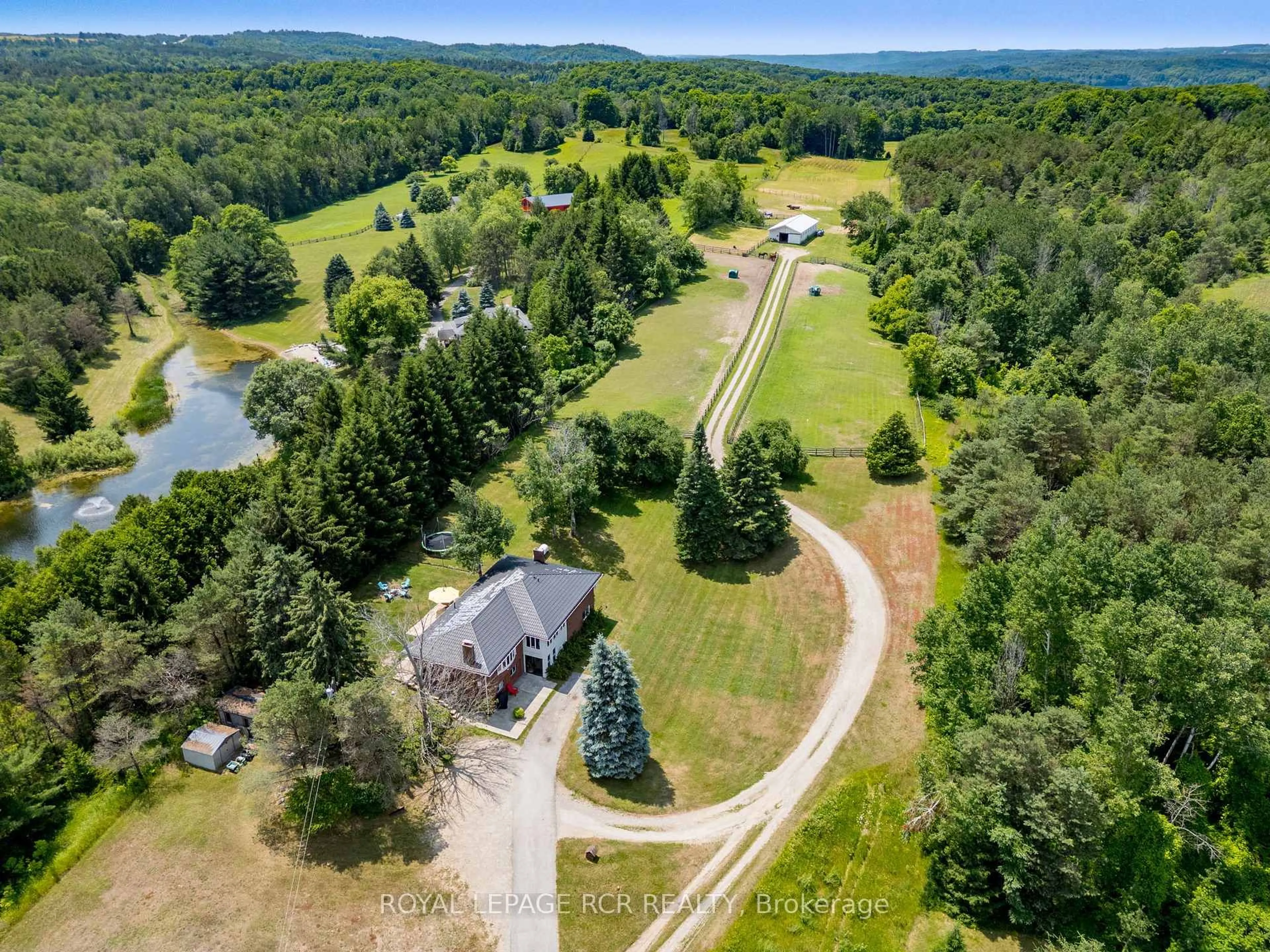 A pic from outside/outdoor area/front of a property/back of a property/a pic from drone, unknown for 994034 Mono/Adjala Townline Rd, Mono Ontario L9W 6H8
