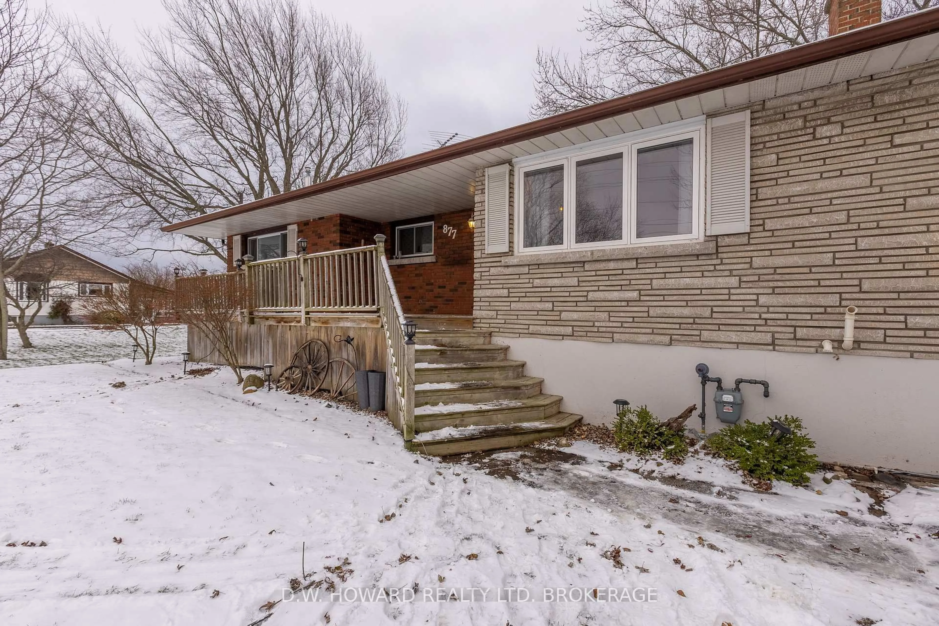 Home with brick exterior material, street for 877 Killaly St, Port Colborne Ontario L3K 5V3