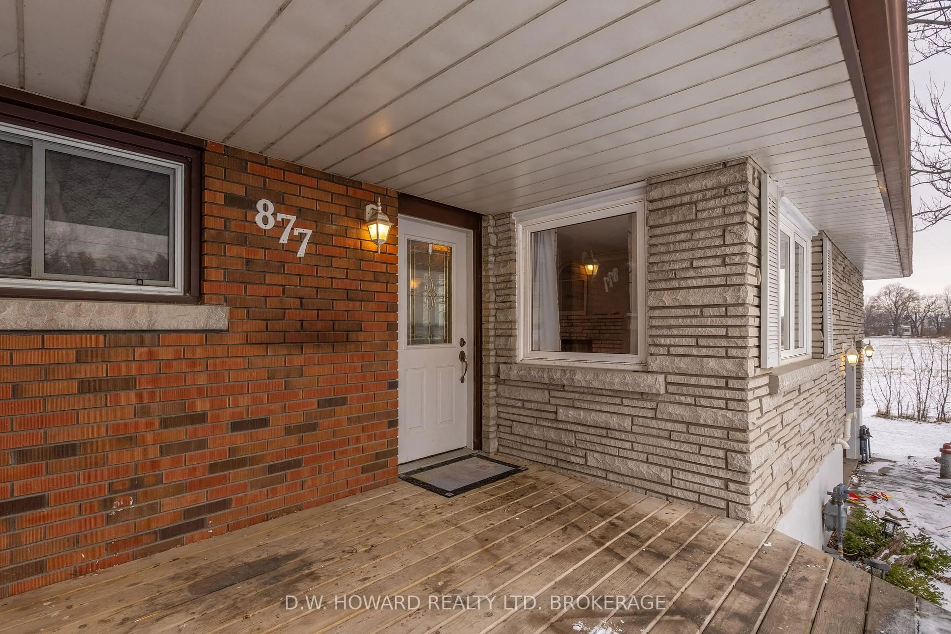 Unknown for 877 Killaly St, Port Colborne Ontario L3K 5V3