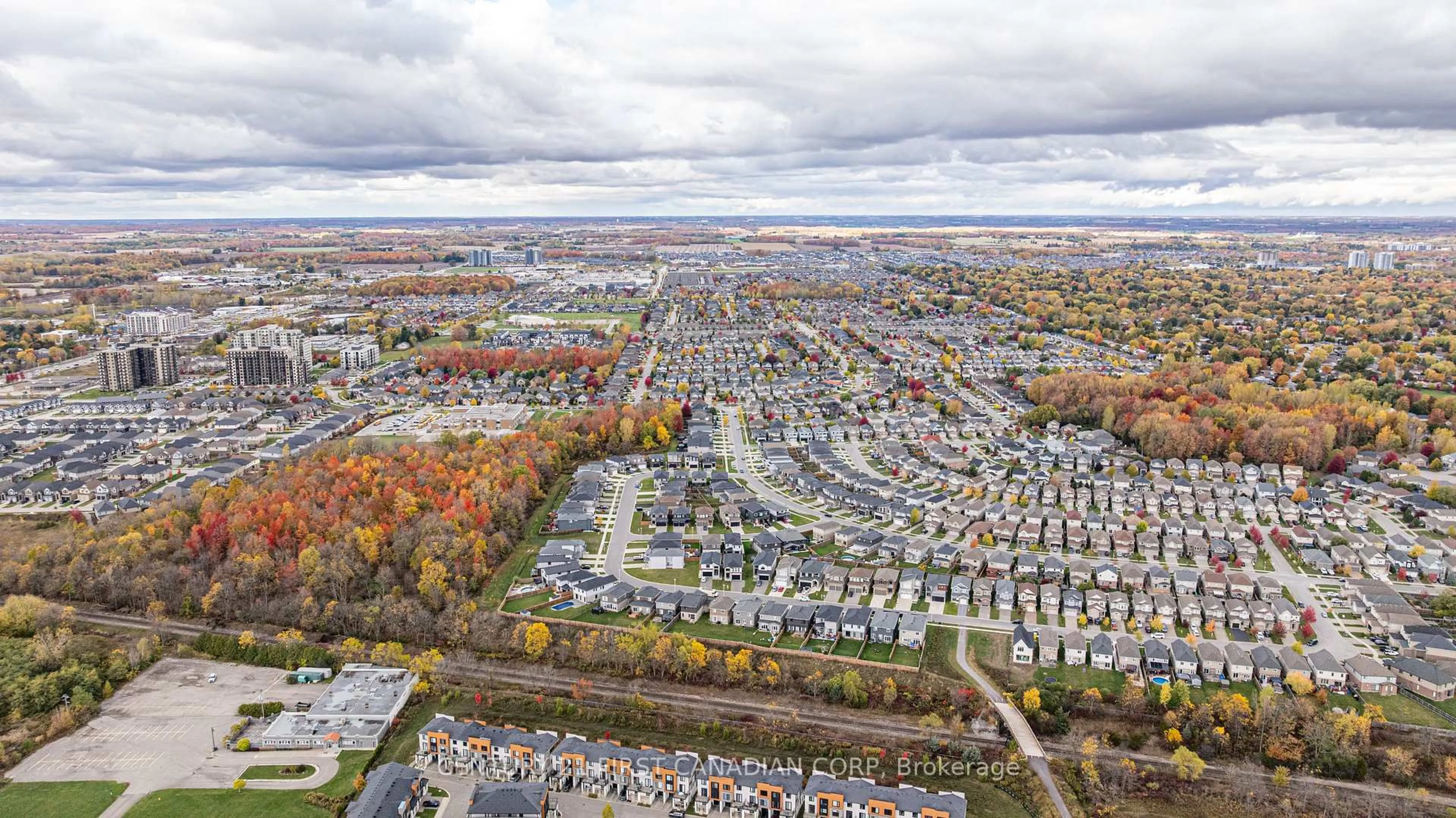 A pic from outside/outdoor area/front of a property/back of a property/a pic from drone, street for 1277 SANDBAR St, London North Ontario N6G 0Y3