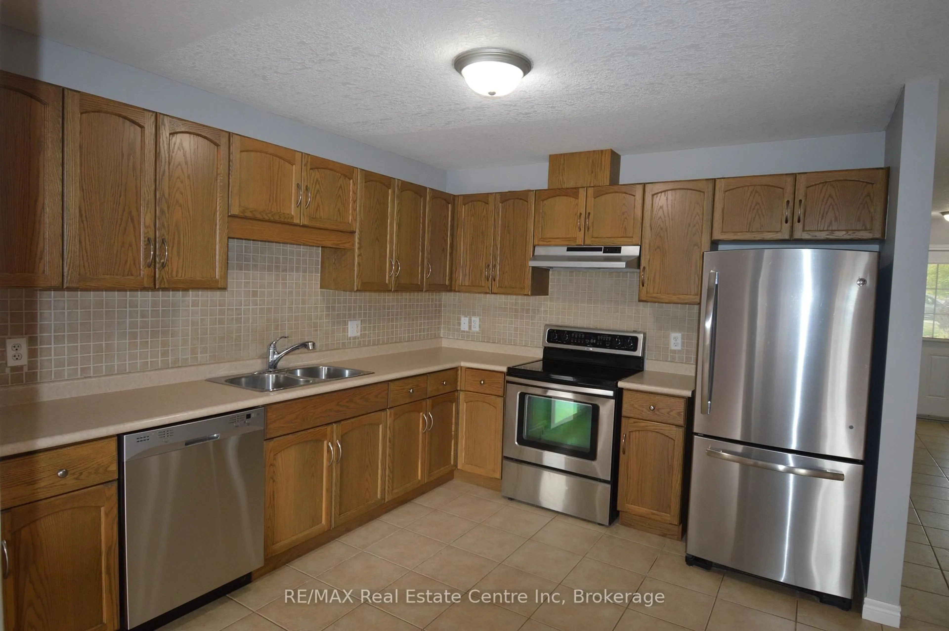 Standard kitchen, unknown for 49 Edwards St, Guelph Ontario N1E 0B8