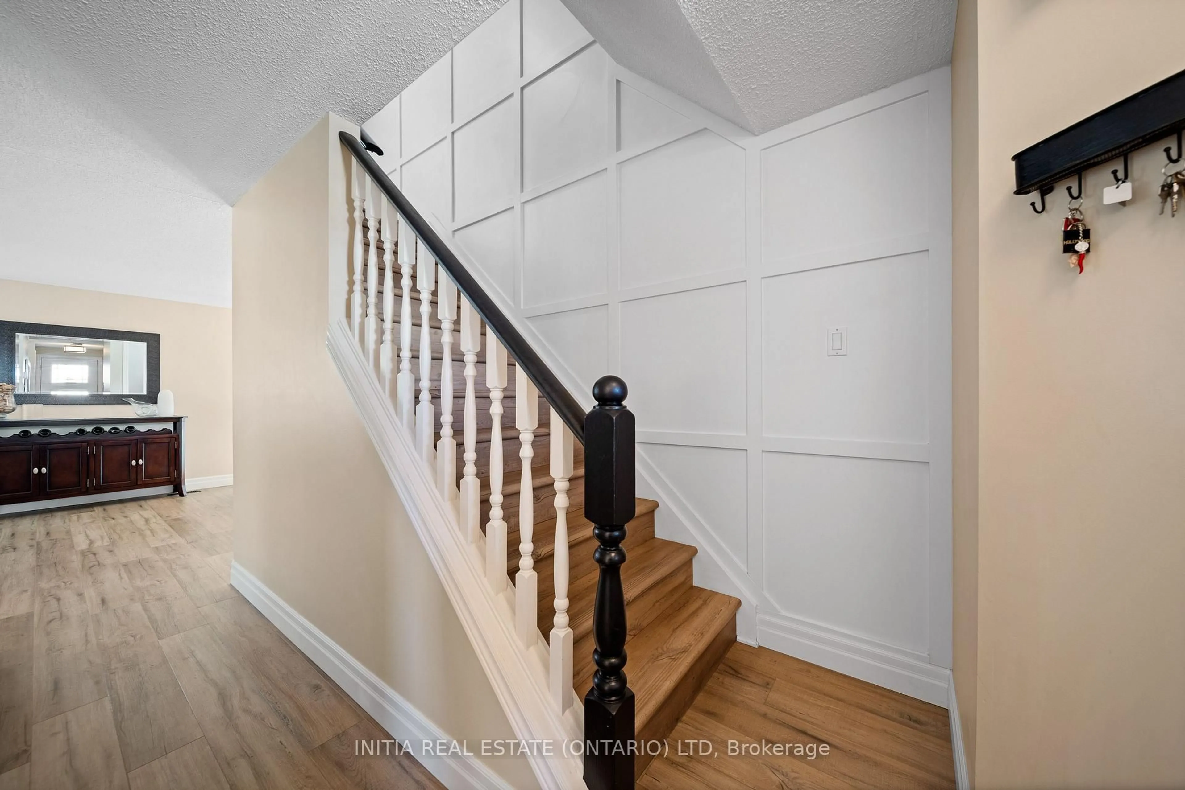 Stairs for 784 Homeview Rd, London South Ontario N6C 5S6
