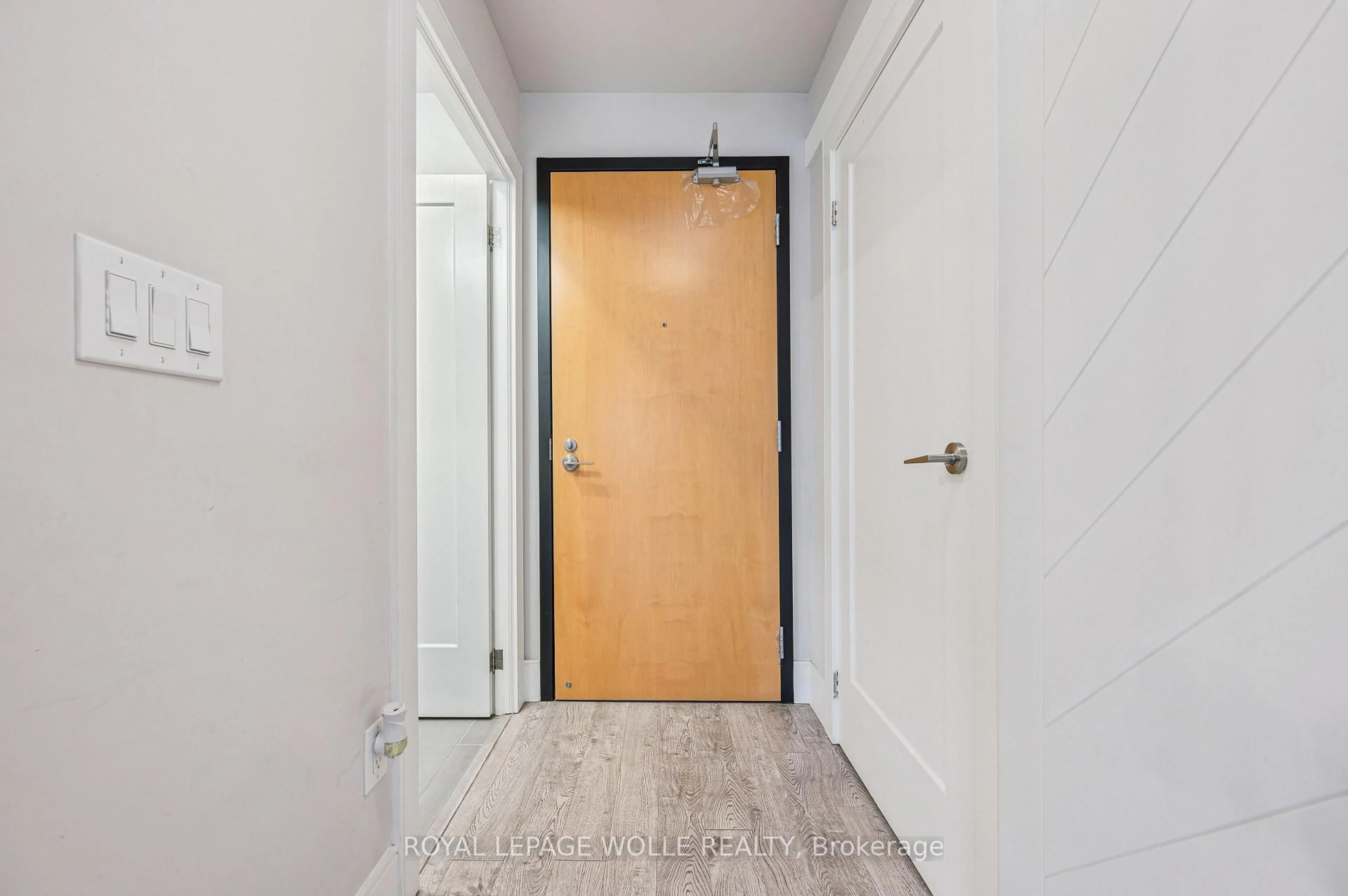 Indoor entryway for 15 Prince Albert Blvd #104, Waterloo Ontario N2H 0C2