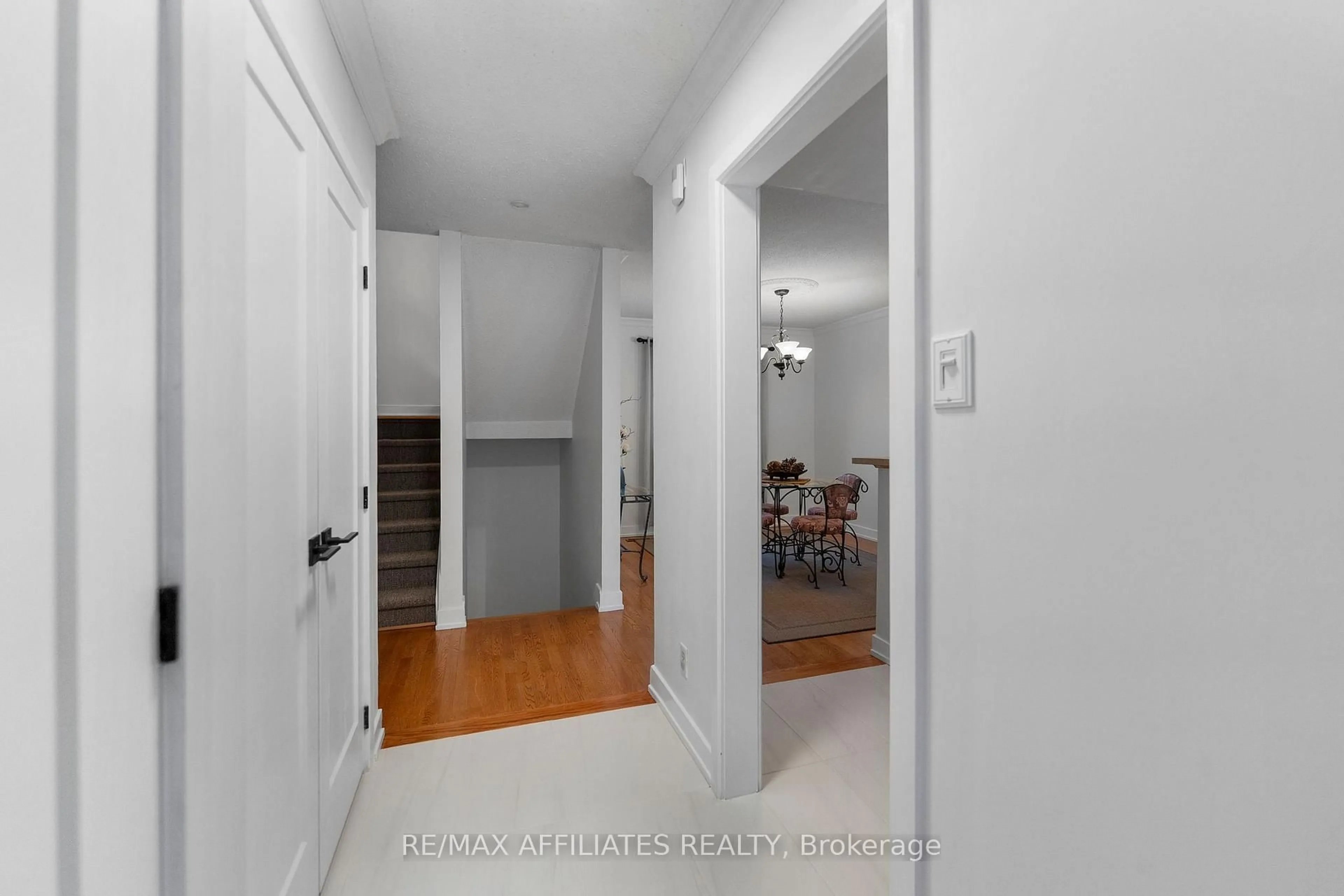 Unknown for 31 Exeter Dr, Ottawa Ontario K2J 1Z9