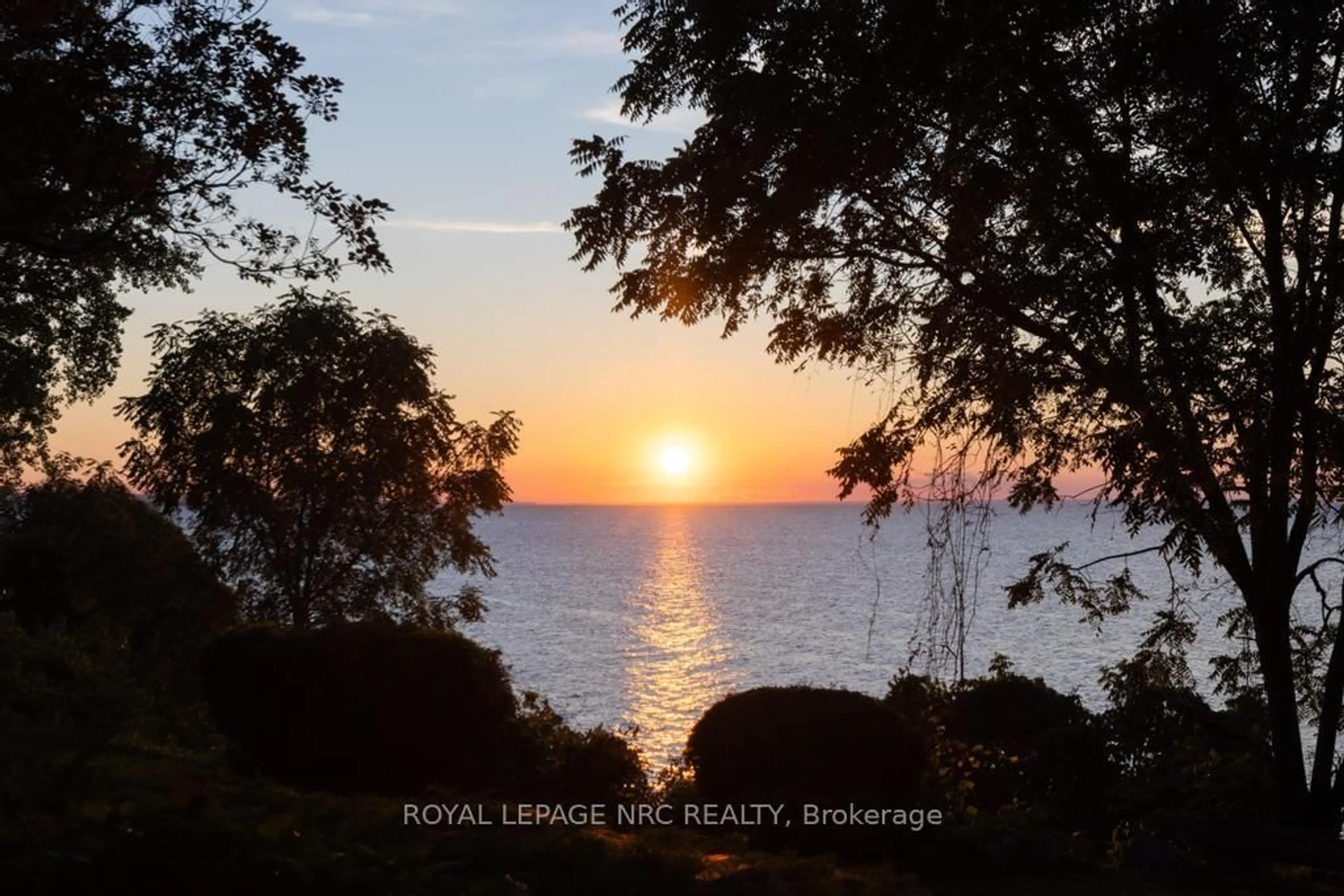 Blurry image for 11 Abbey Ave, St. Catharines Ontario L2N 5J5