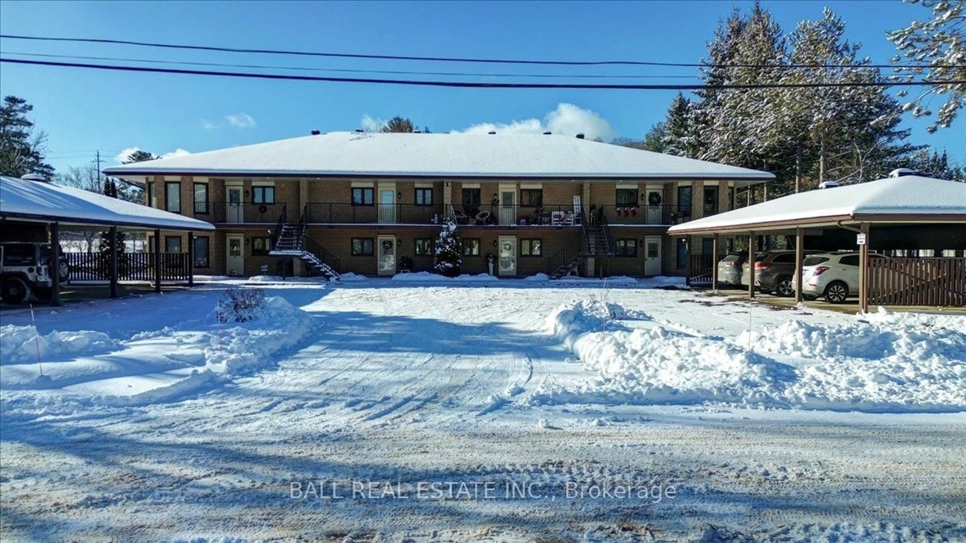 Patio, building for 16 Alice St #104, Bancroft Ontario K0L 1C0