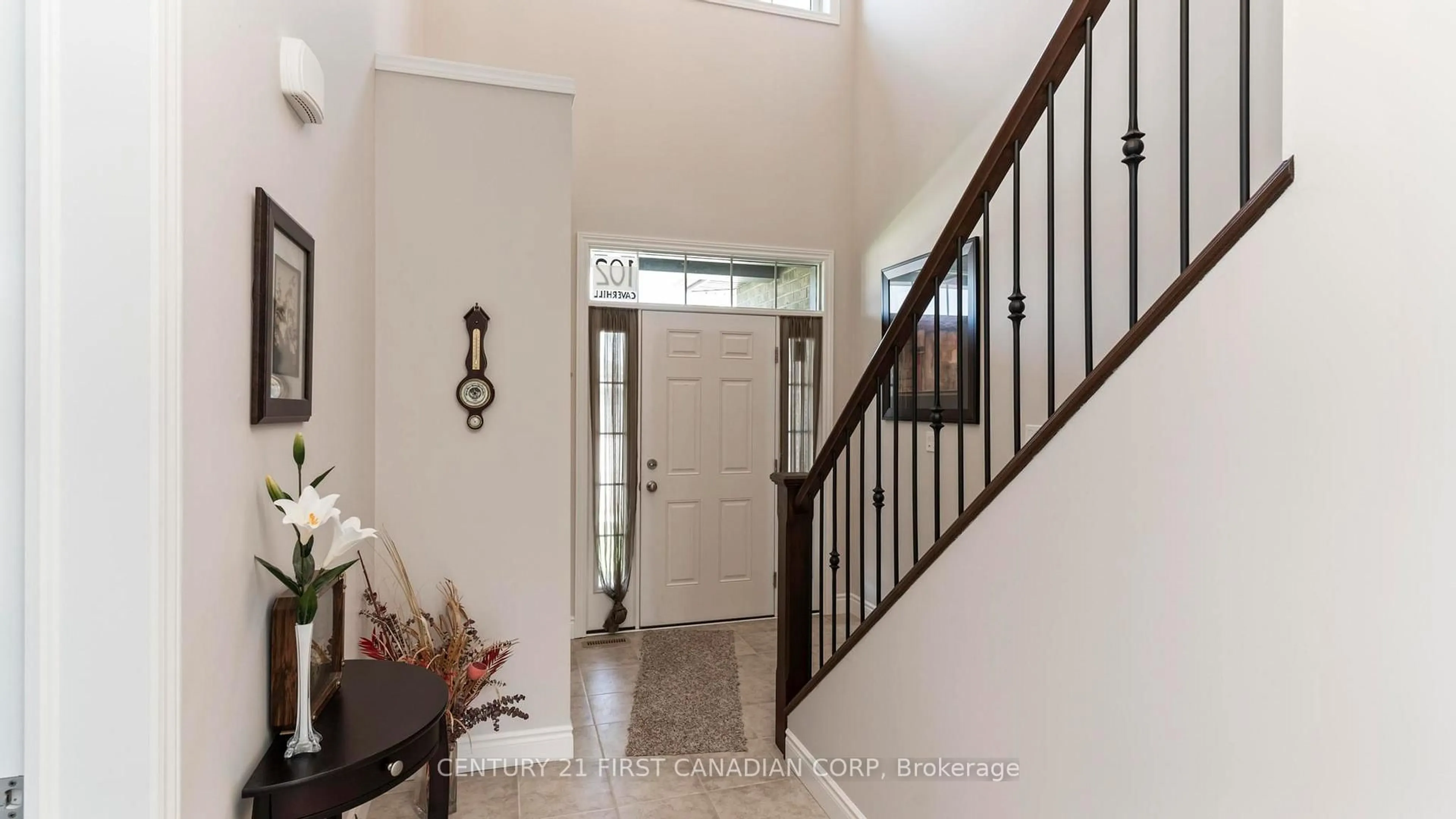 Indoor entryway for 102 Caverhill Cres, Middlesex Centre Ontario N0L 1R0