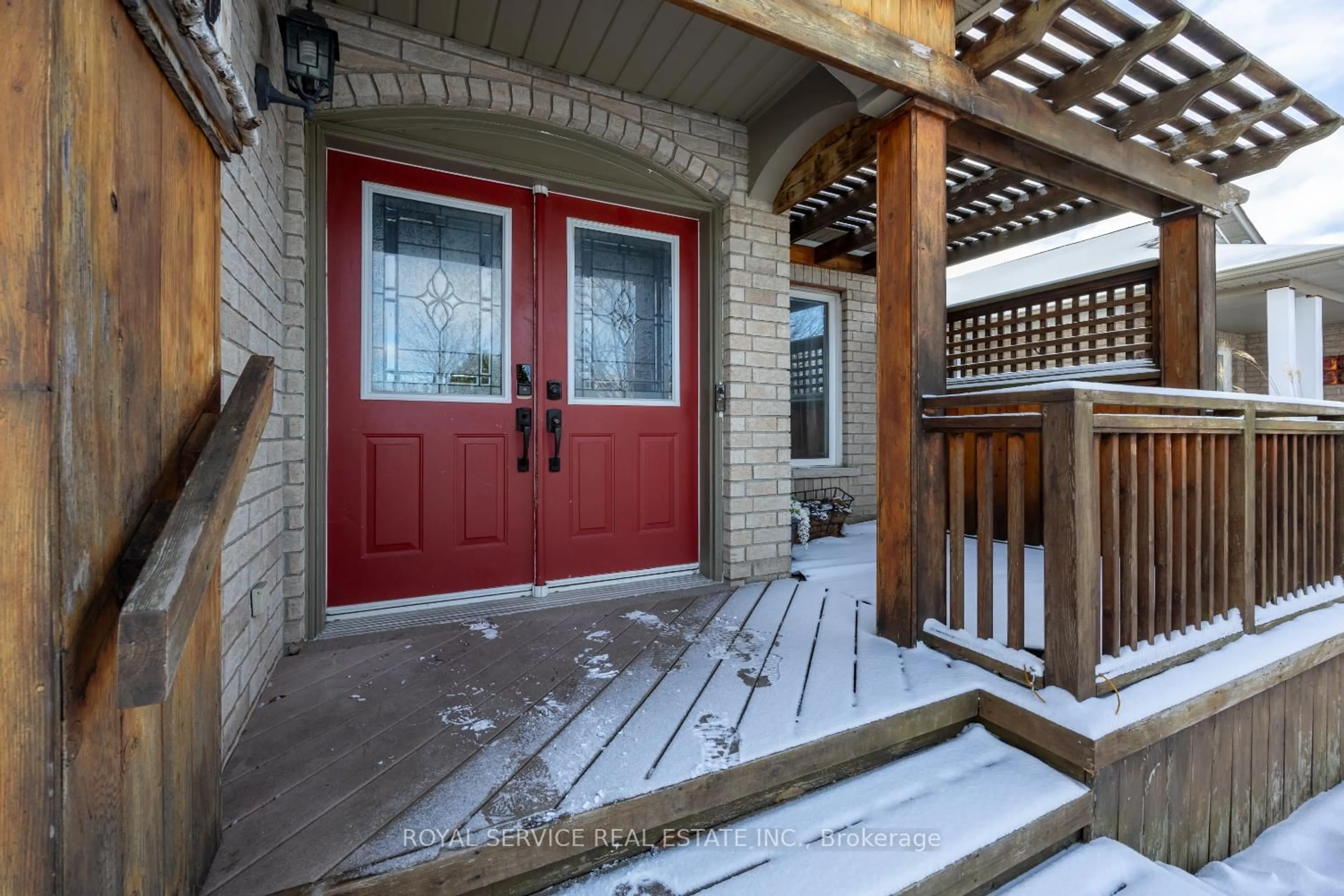 Indoor entryway for 23 Huffman Ave, Port Hope Ontario L1A 4K1