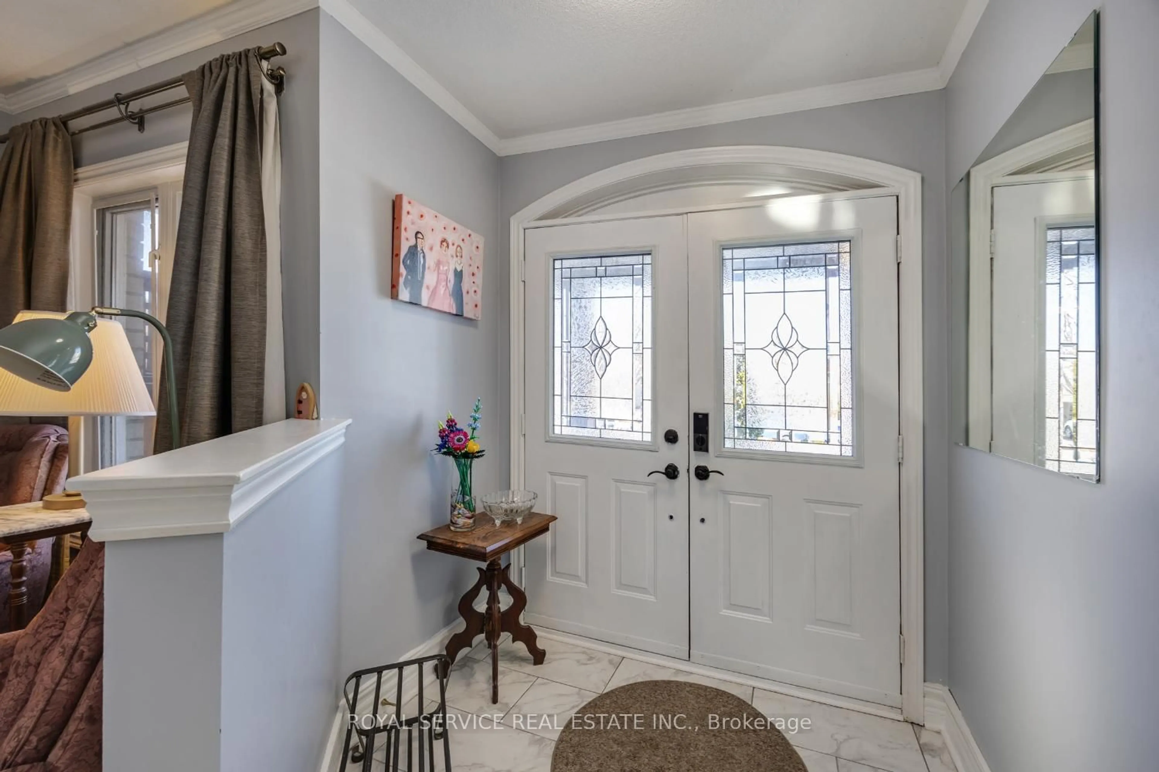 Indoor entryway for 23 Huffman Ave, Port Hope Ontario L1A 4K1