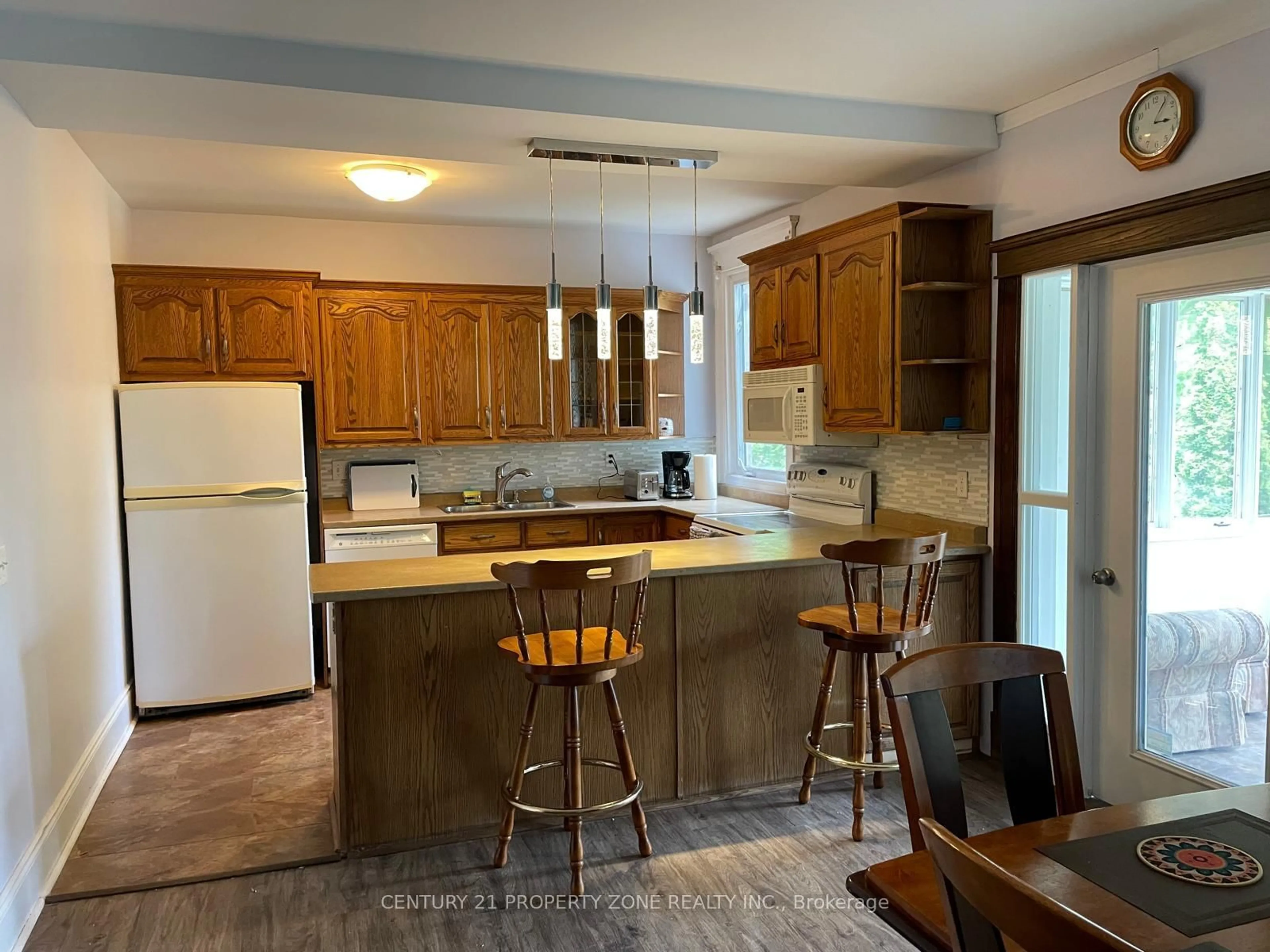 Open concept kitchen, unknown for 180 Thames St, Chatham-Kent Ontario N7M 2Y8