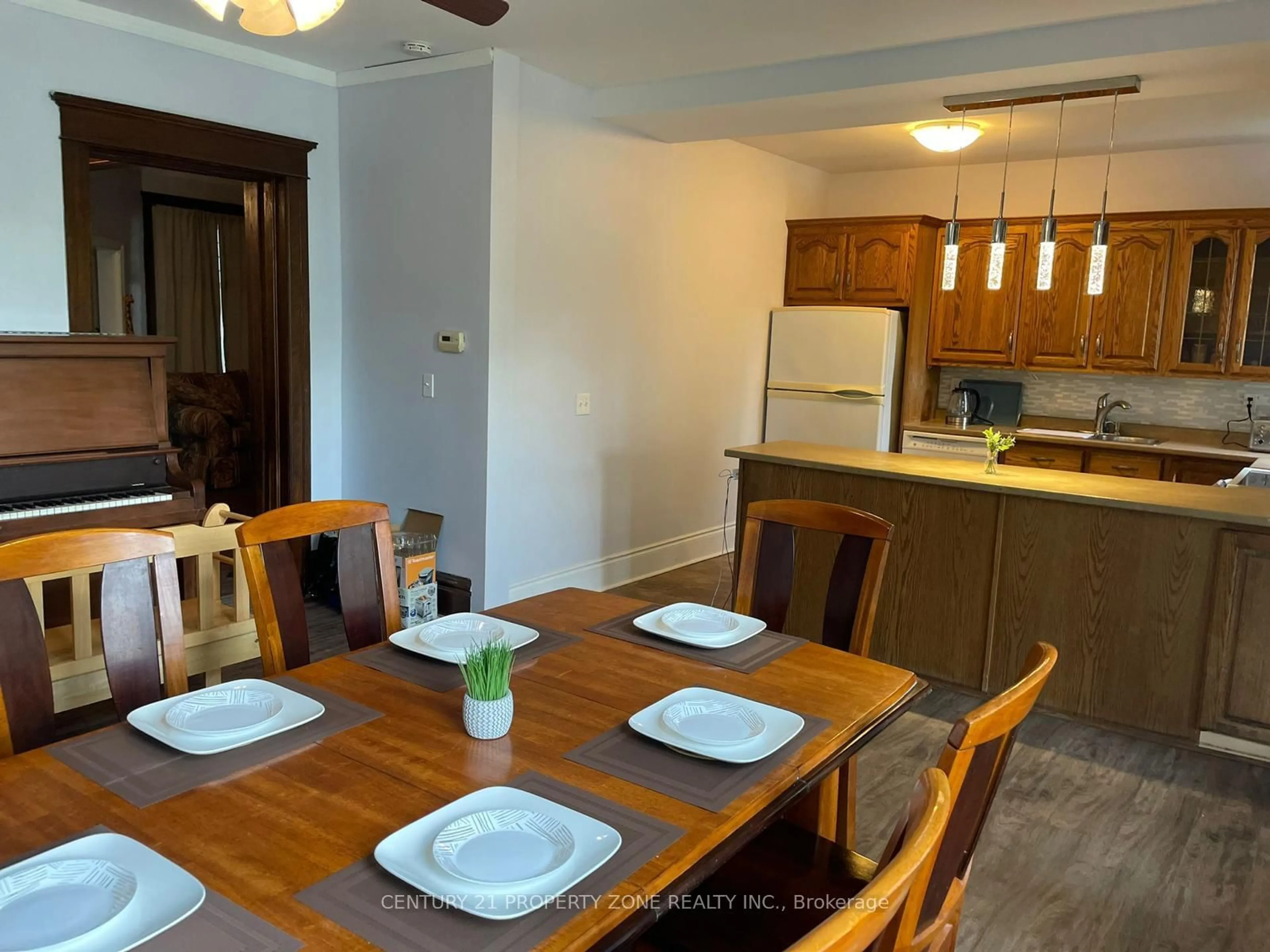 Unknown for 180 Thames St, Chatham-Kent Ontario N7M 2Y8