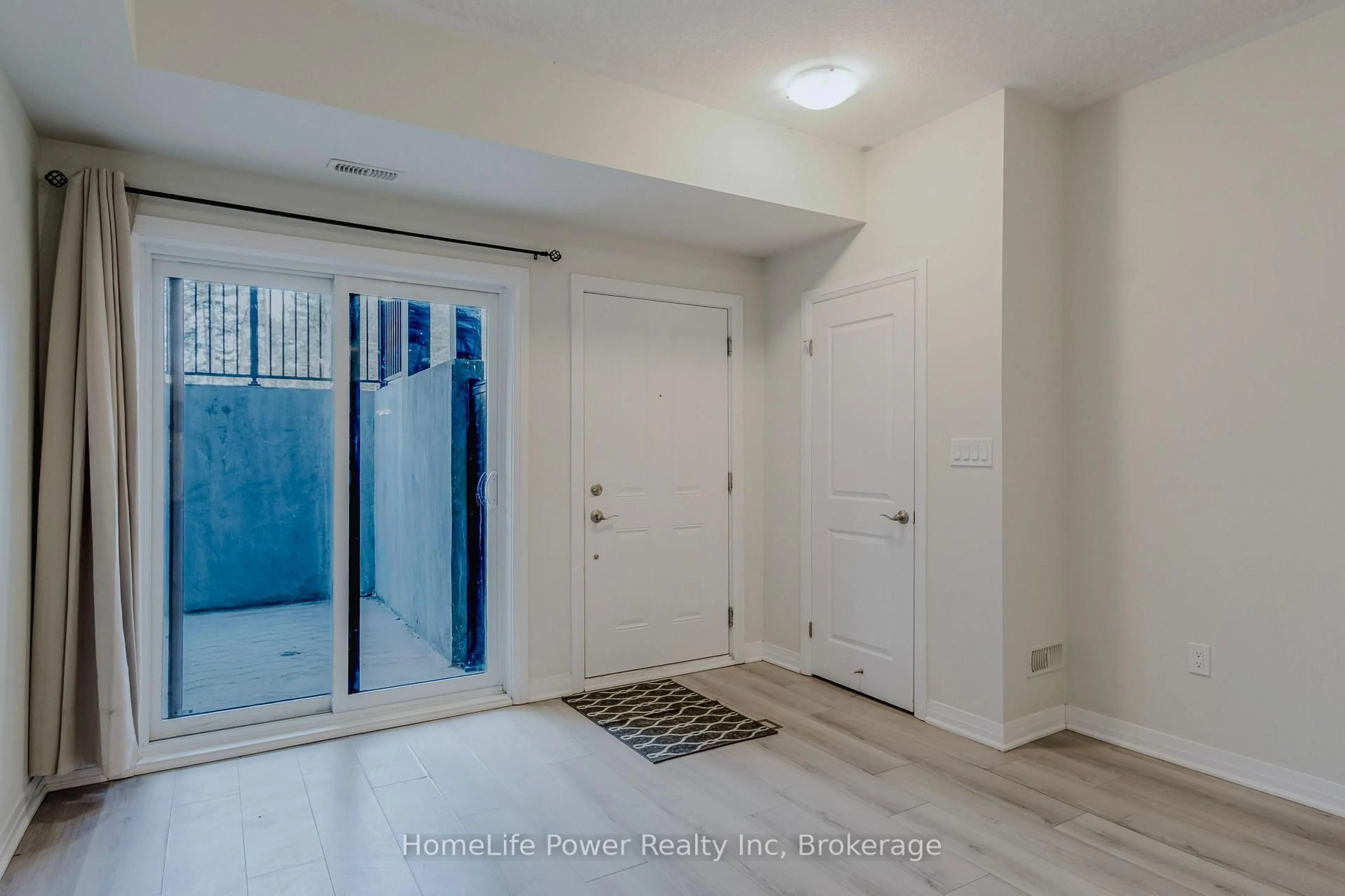 Indoor entryway for 25 ISHERWOOD Ave #G105, Cambridge Ontario N1R 0E2