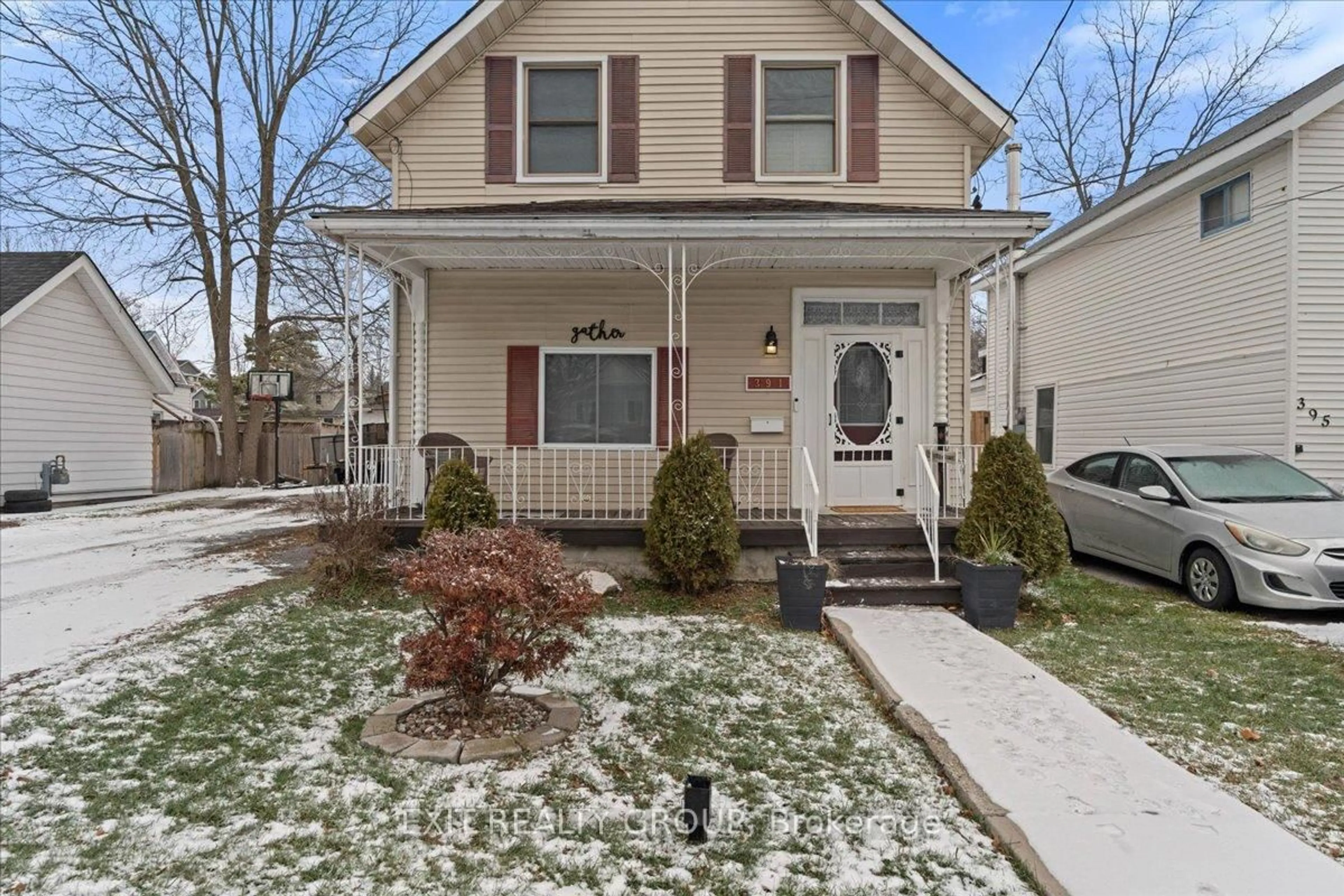 Home with vinyl exterior material, street for 391 Thomas St, Deseronto Ontario K0K 1X0