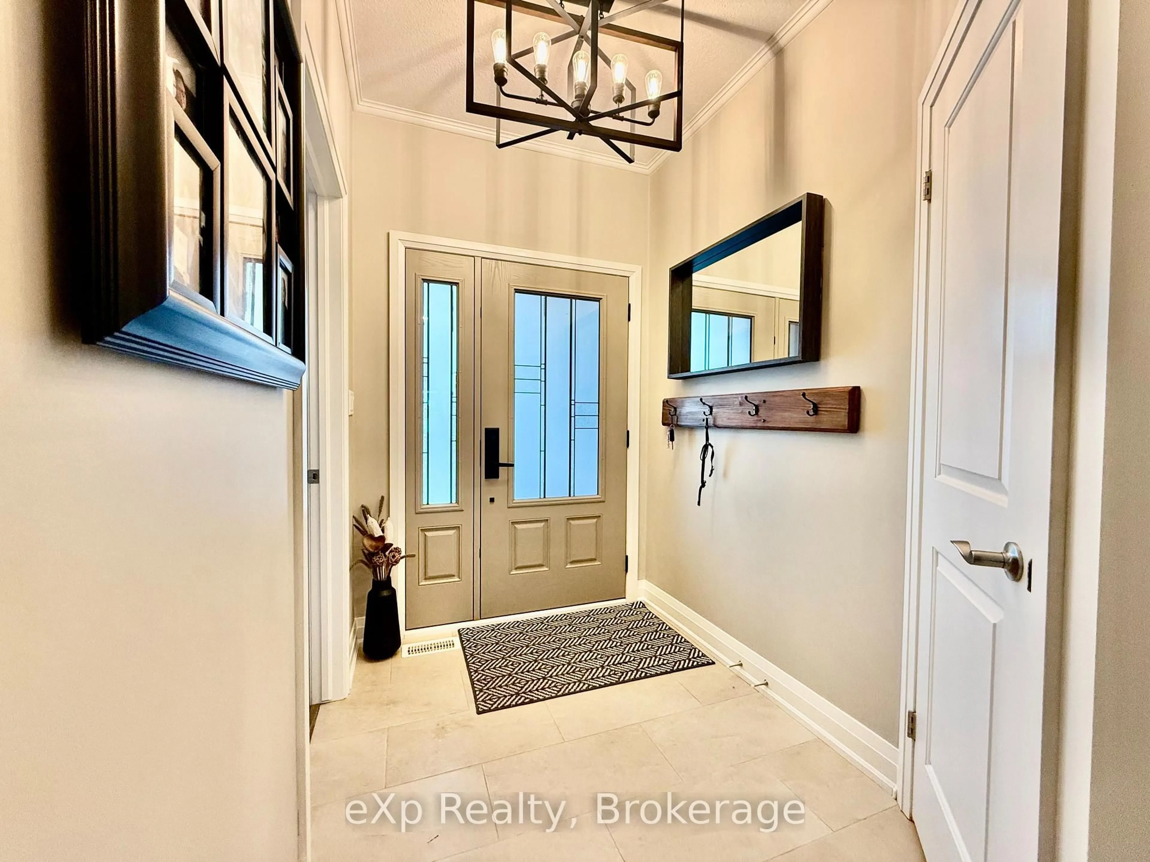 Indoor entryway for 119 Third St, Brockton Ontario N0G 2V0