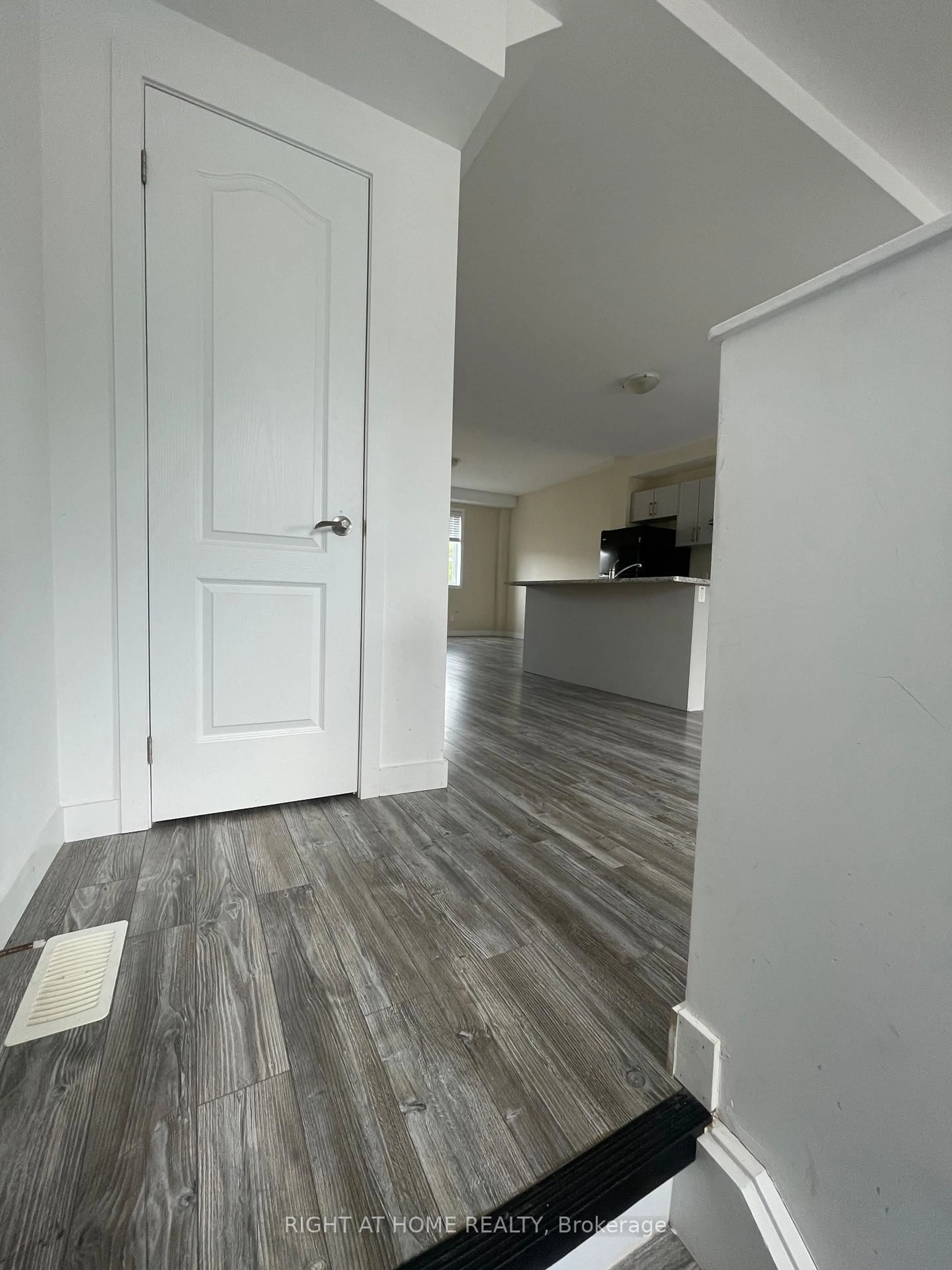 A pic of a room for 59 Denistoun St, Welland Ontario L3C 0H6