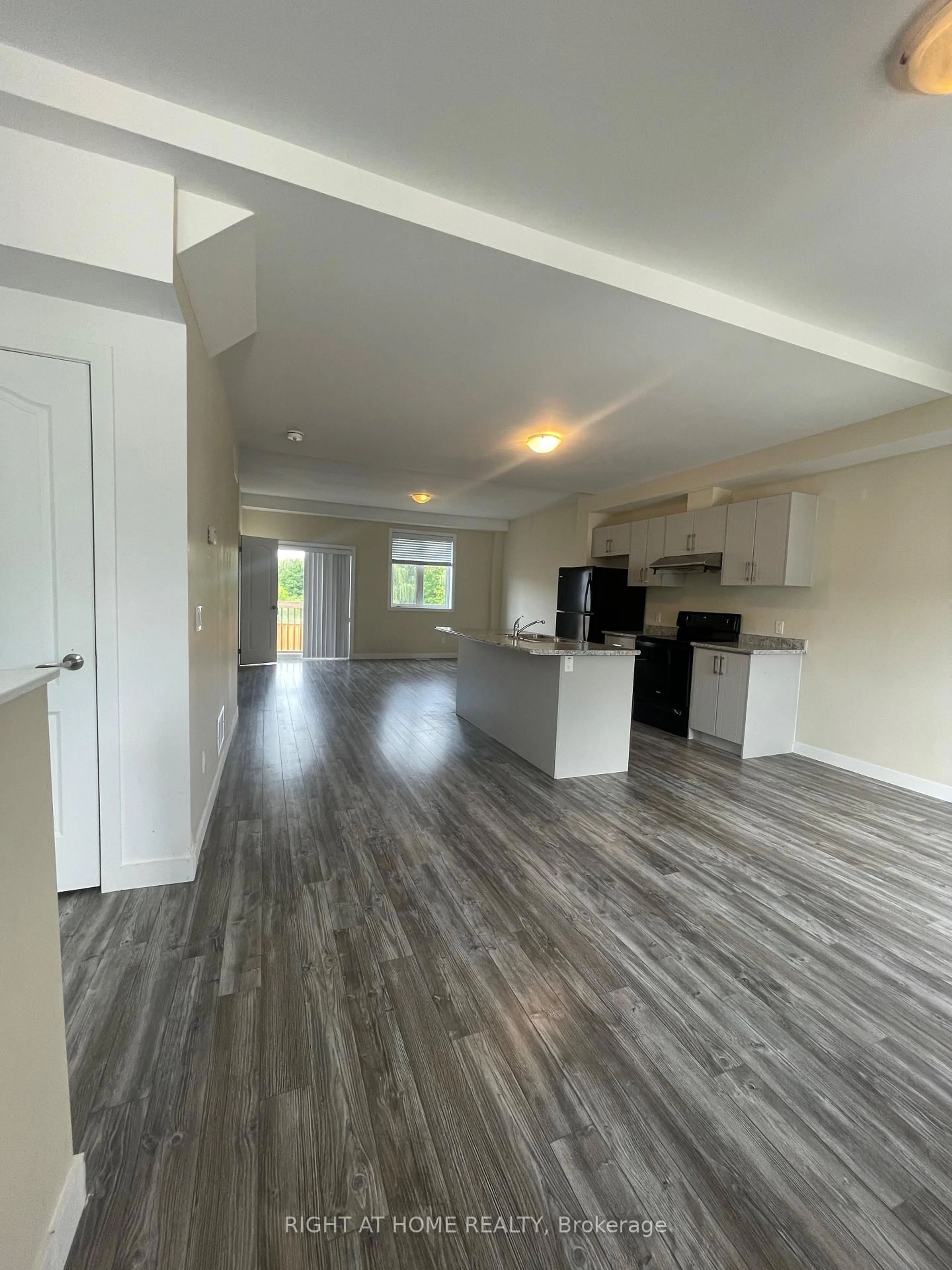 A pic of a room for 59 Denistoun St, Welland Ontario L3C 0H6