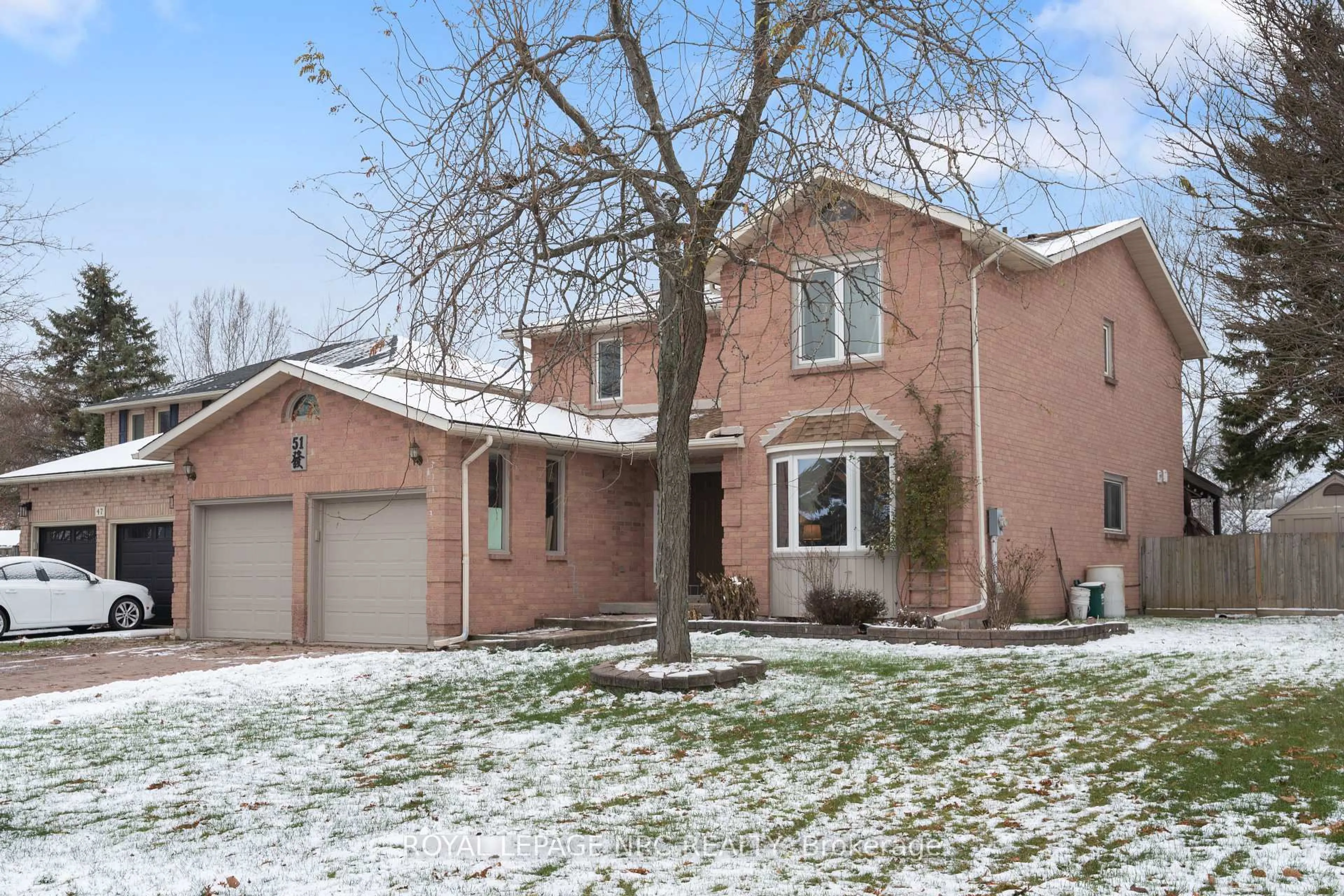 Home with brick exterior material, street for 51 Briarsdale Cres, Welland Ontario L3C 6S7