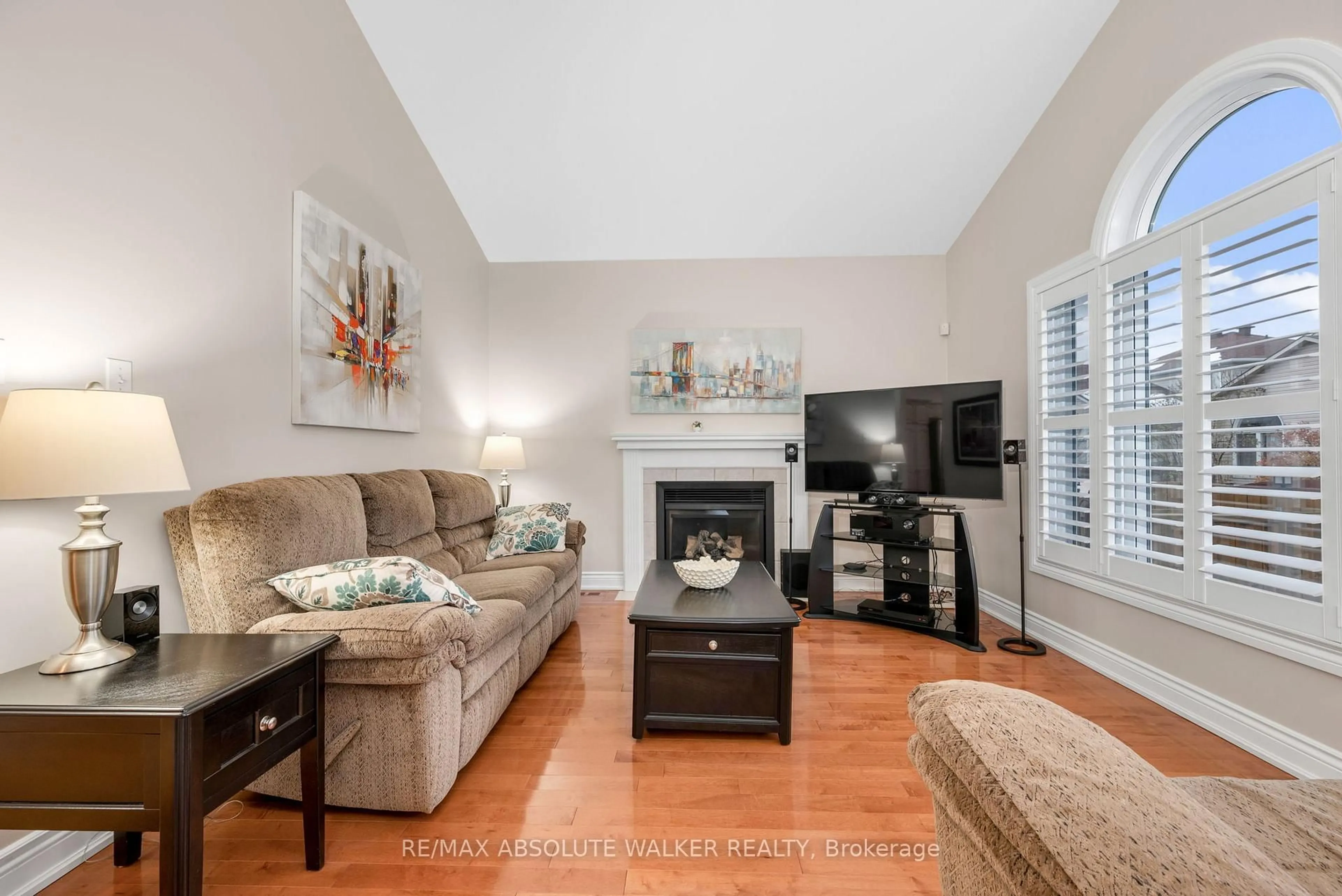 Living room with furniture, unknown for 1662 Frenette St, Ottawa Ontario K4A 4L4