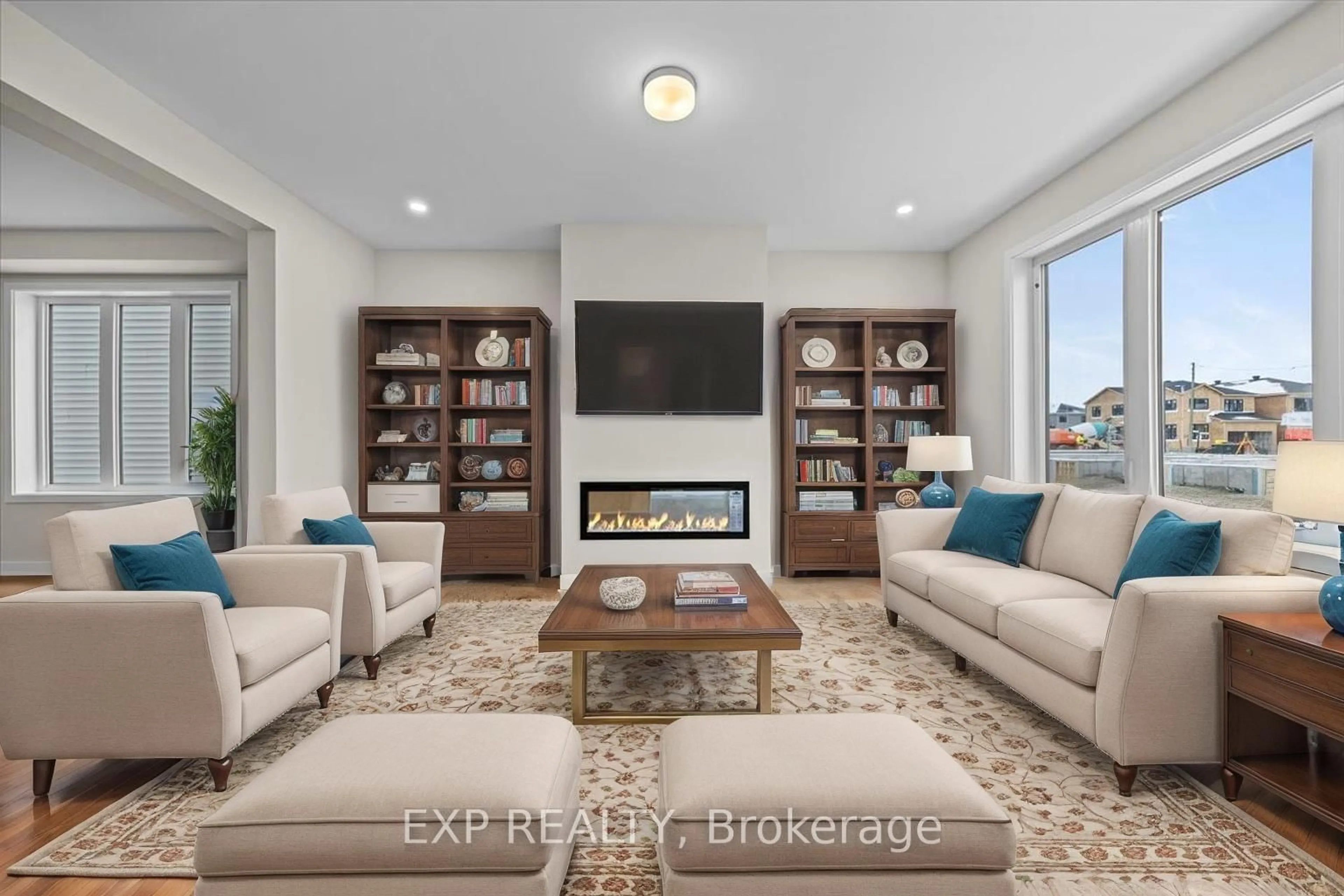 Living room with furniture, unknown for 6354 Ottawa St, Richmond Ontario K0A 2Z0