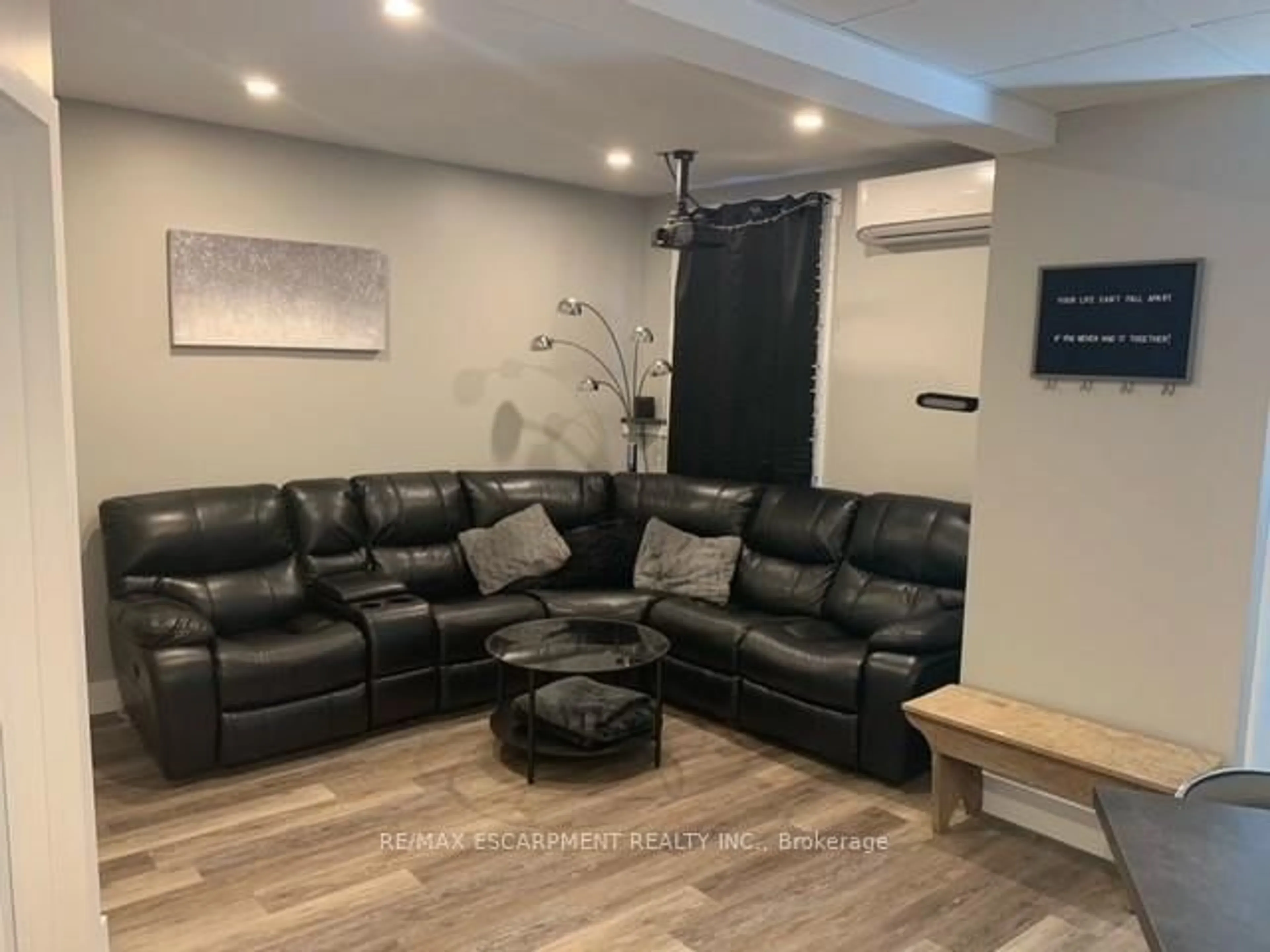 Living room with furniture, unknown for 6 Howard St, Haldimand Ontario N0A 1H0