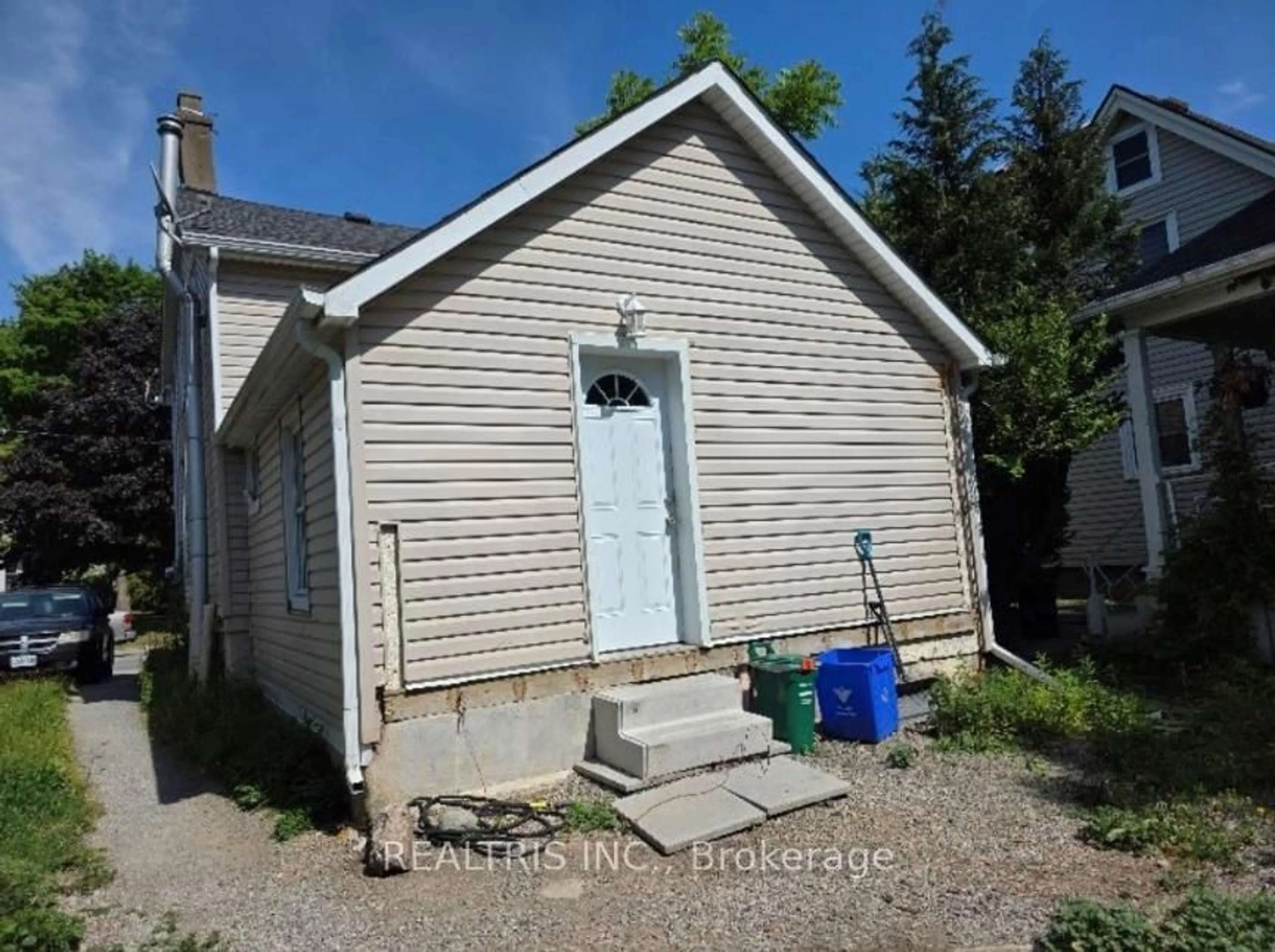Shed for 31 Ormond St, Thorold Ontario L2V 1Y3