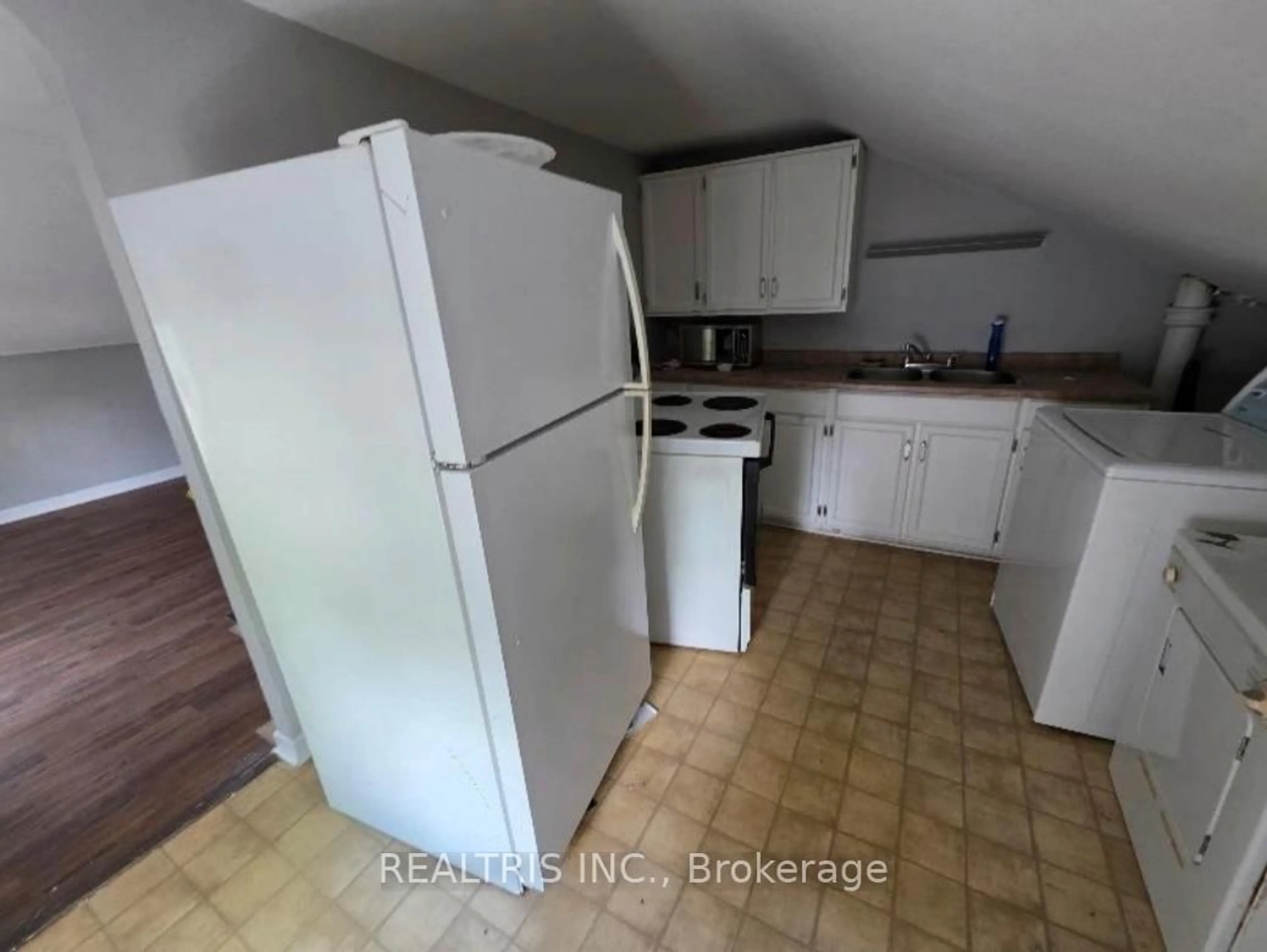 Unknown for 31 Ormond St, Thorold Ontario L2V 1Y3