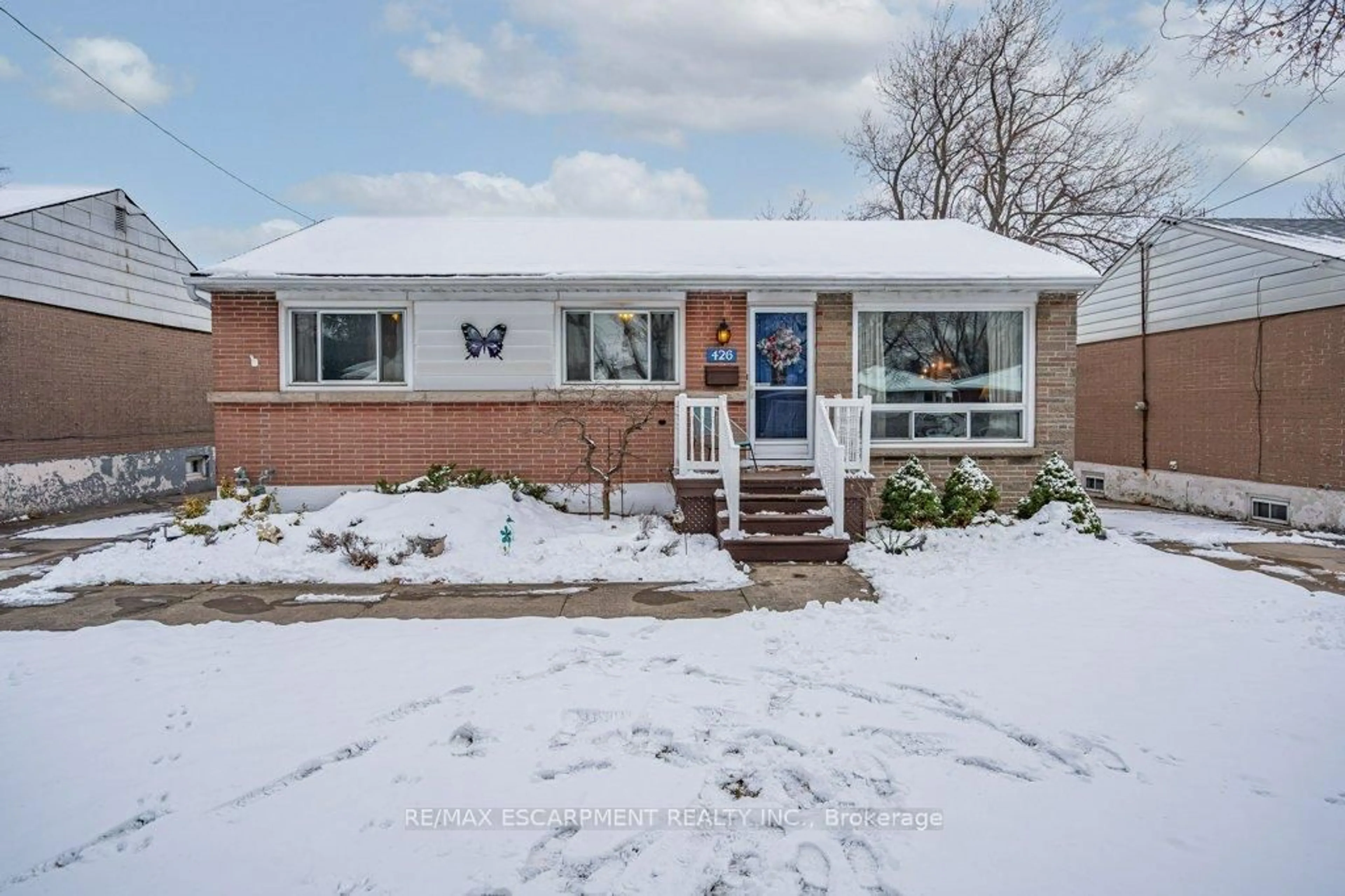 Home with brick exterior material, street for 426 East 37th St, Hamilton Ontario L8V 4B8