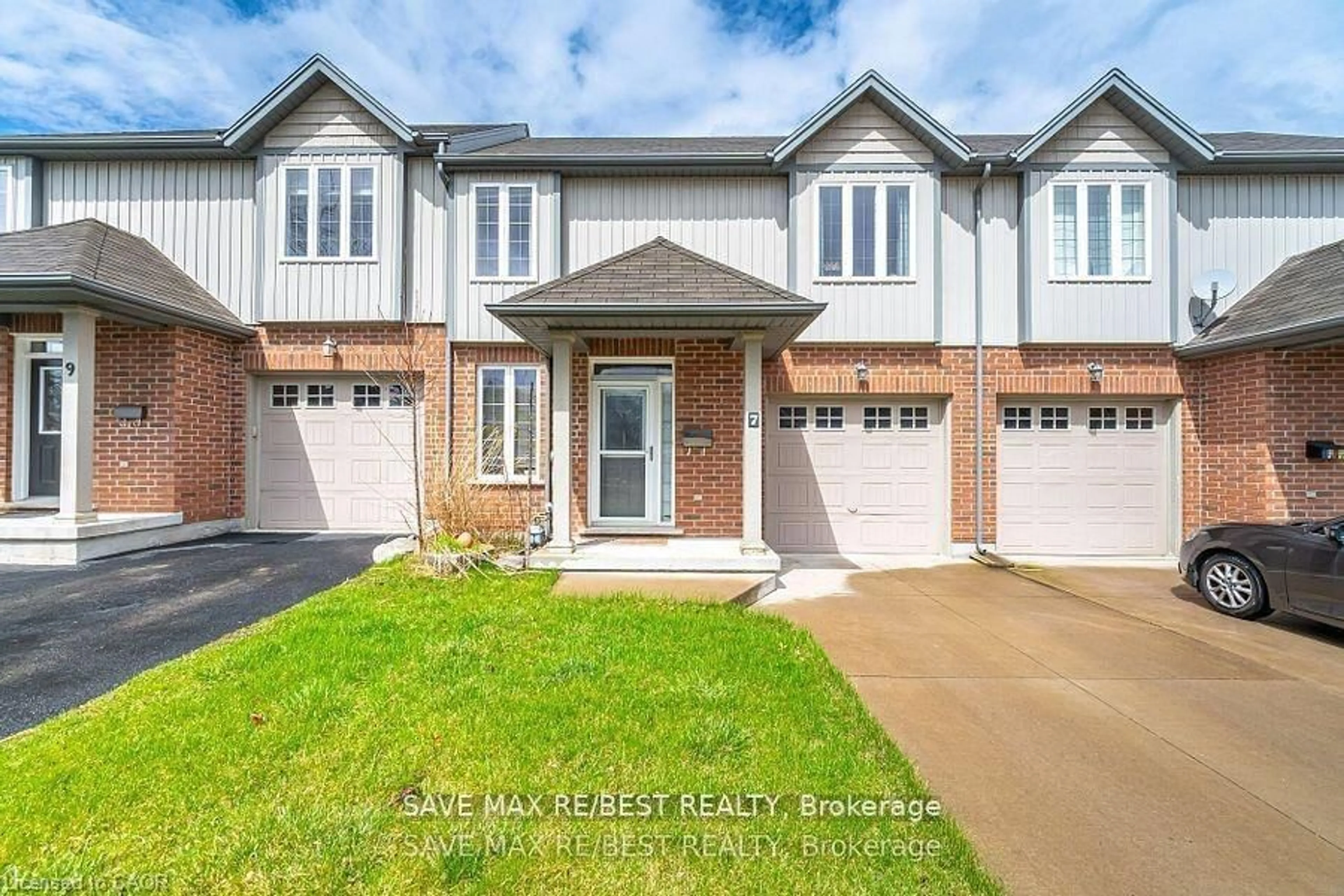 Home with brick exterior material, street for 7 Glory Hill Rd, St. Catharines Ontario L2P 0C7