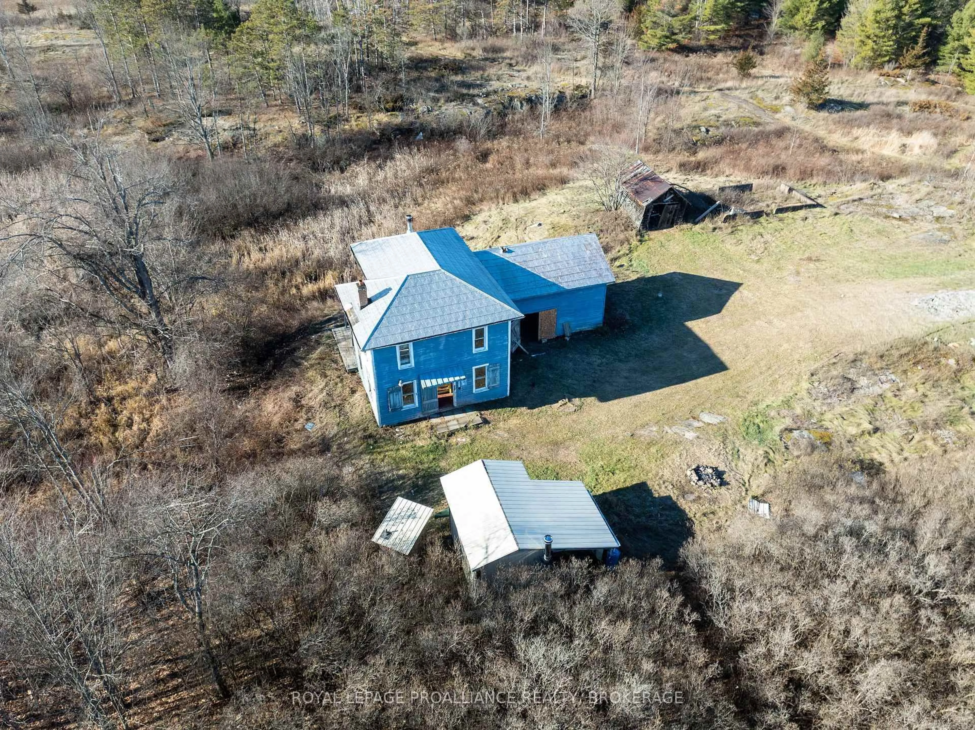 A pic from outside/outdoor area/front of a property/back of a property/a pic from drone, building for 1236 Davey Rd, Sydenham Ontario K0H 2T0