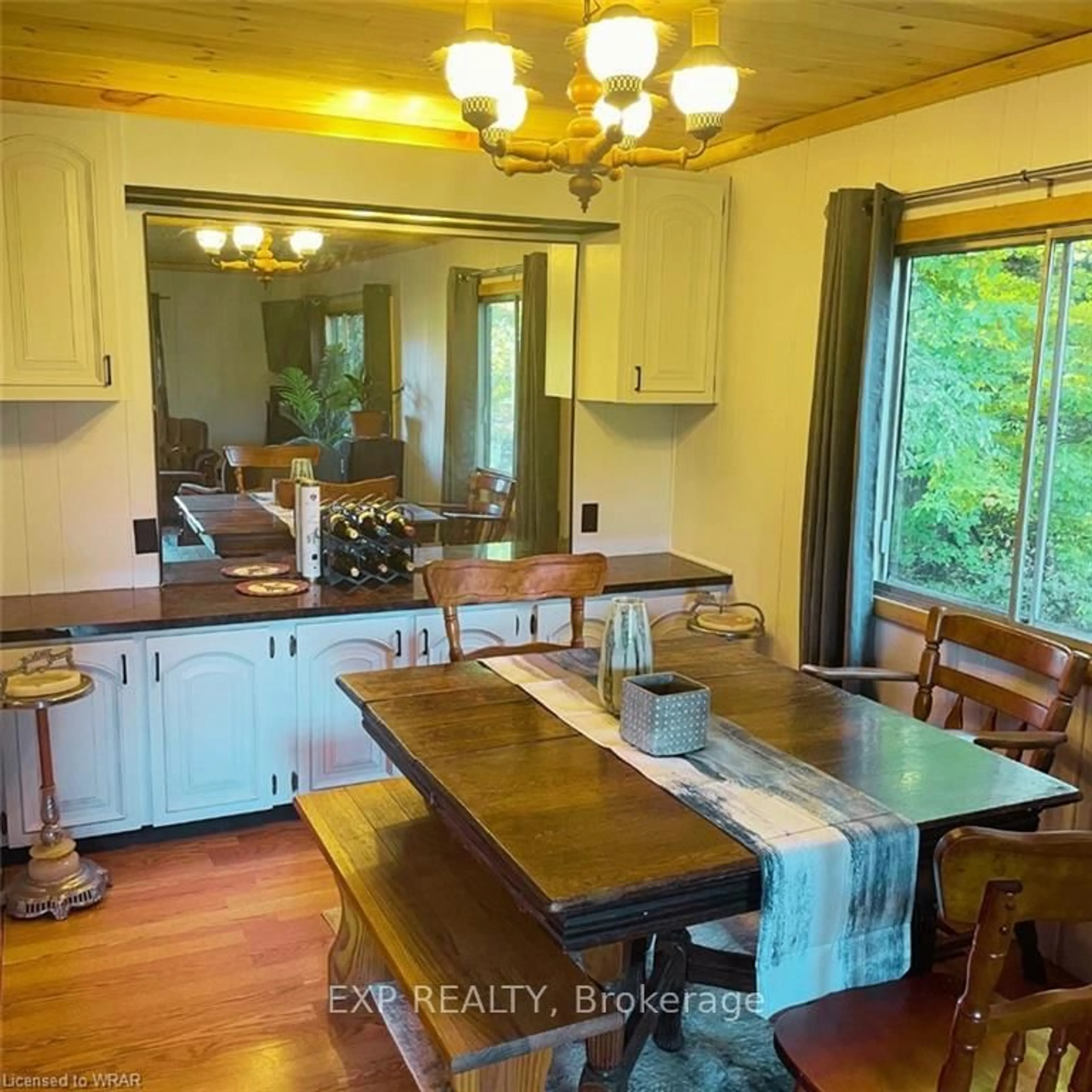 Dining room, wood/laminate floor for 813016 East Back Line, Grey Highlands Ontario N0C 1L0